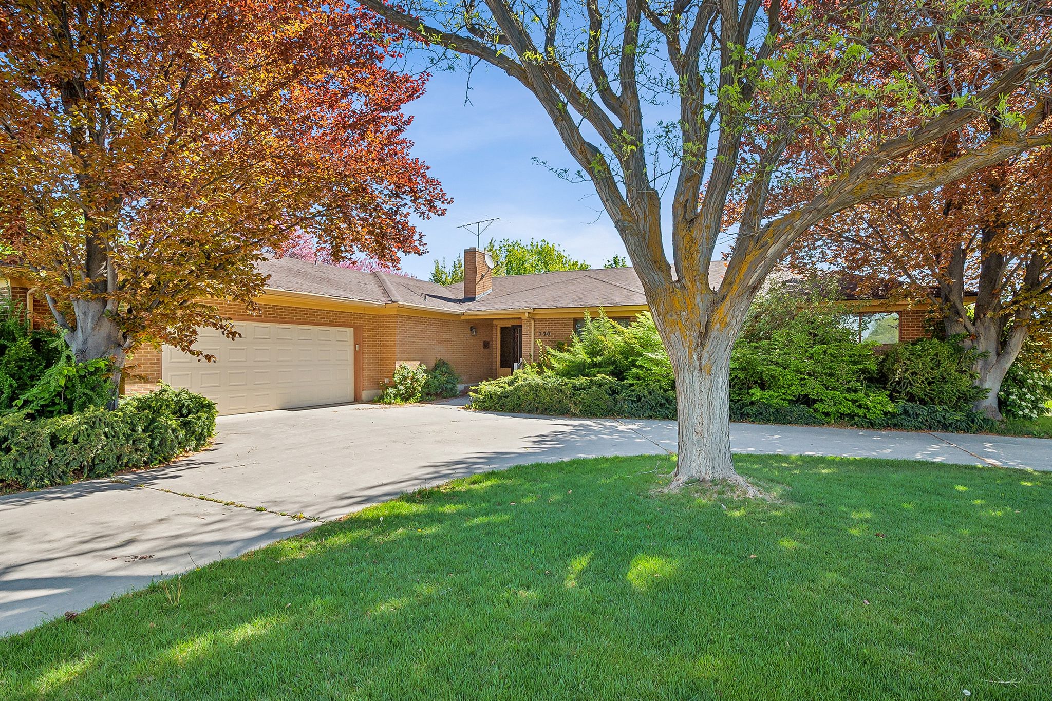 Tremonton, Utah, 84337, United States, 4 Bedrooms Bedrooms, ,3 BathroomsBathrooms,Residential,For Sale,1807575