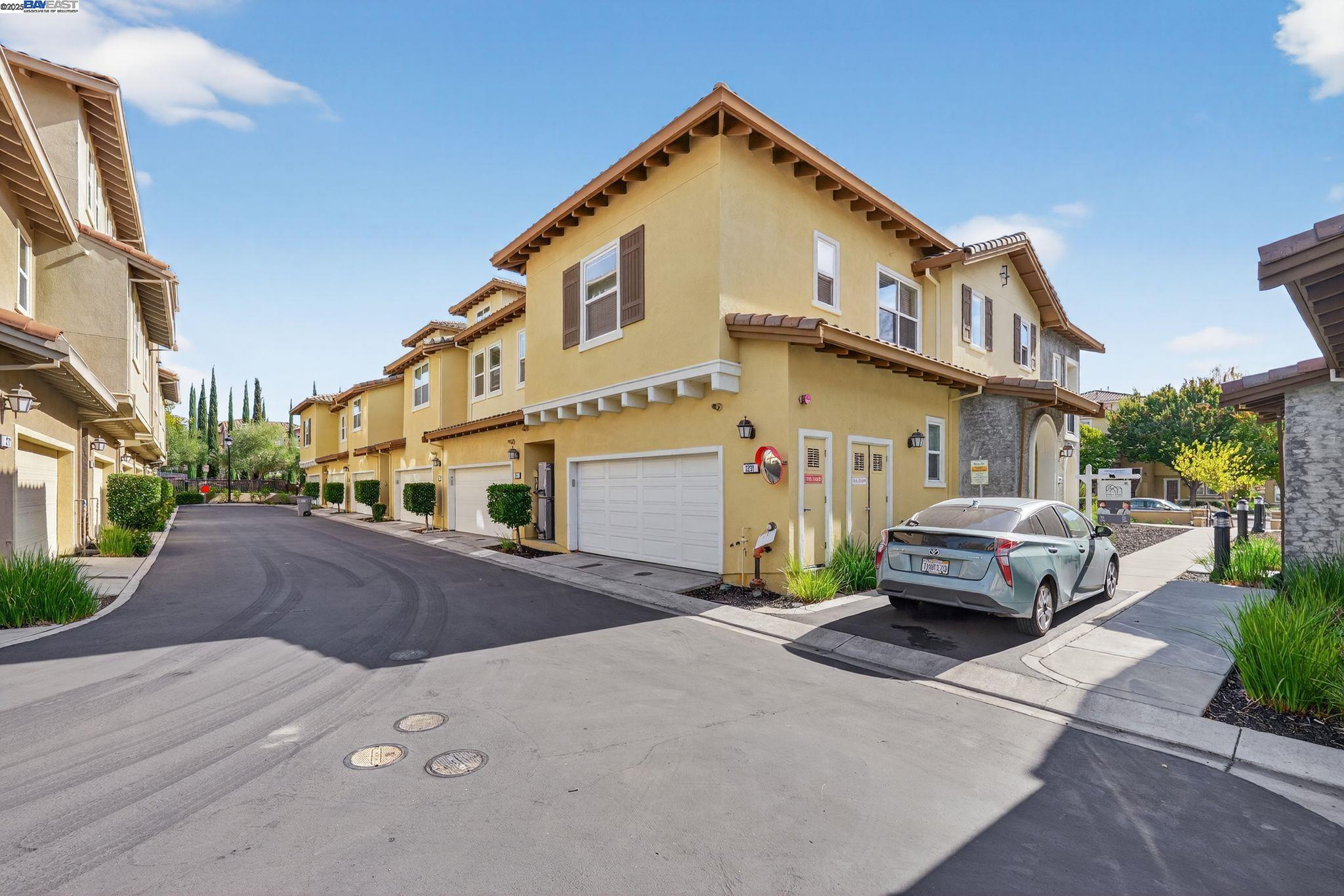 Dublin, California, 94568, United States, 4 Bedrooms Bedrooms, ,3 BathroomsBathrooms,Residential,For Sale,1987836