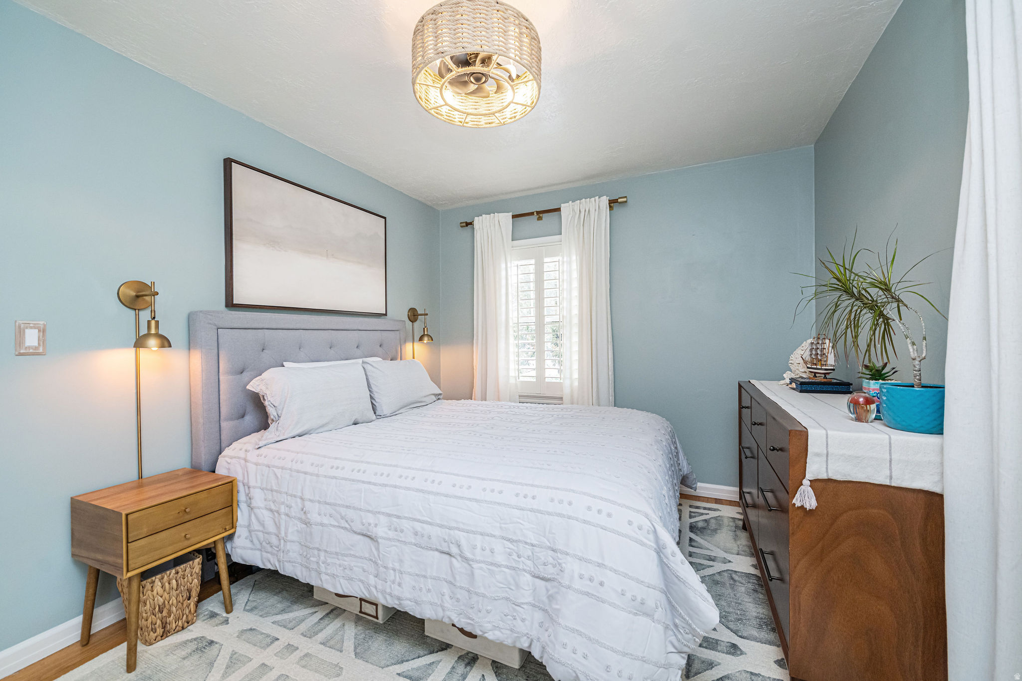 Bountiful, Utah, 84010, United States, 3 Bedrooms Bedrooms, ,2 BathroomsBathrooms,Residential,For Sale,1985173