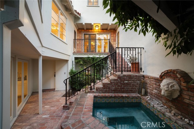 Los Angeles, California, 90064, United States, 6 Bedrooms Bedrooms, ,3 BathroomsBathrooms,Residential,For Sale,1977157