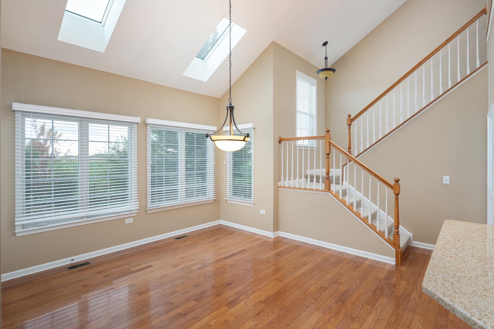 North Aurora, Illinois, 60542, United States, 3 Bedrooms Bedrooms, ,3 BathroomsBathrooms,Residential,For Sale,1969477