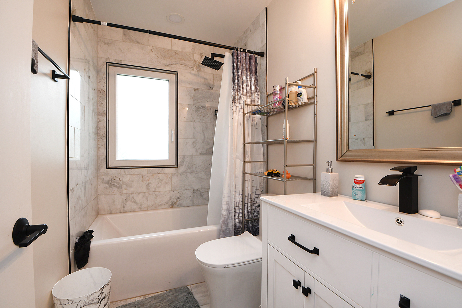 Downers Grove, Illinois, 60516, United States, 3 Bedrooms Bedrooms, ,2 BathroomsBathrooms,Residential,For Sale,1930940