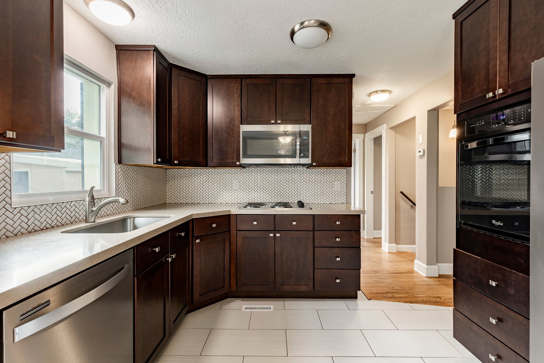  Exceptional Corner Lot in One of Millcreek’s Most Beloved Neighborhoods - 物件實景