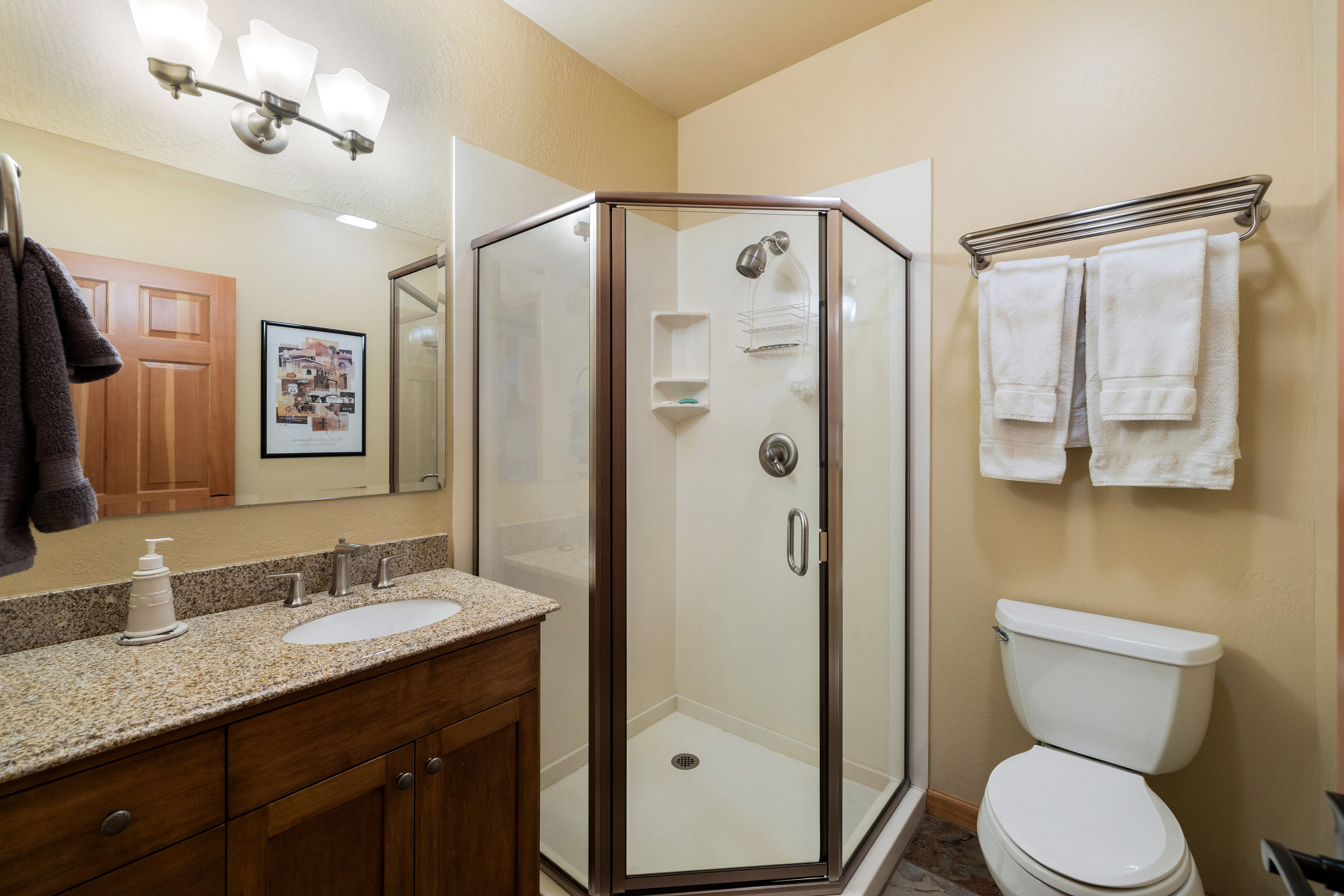  Luxury Mountain Retreat with Guest House on 1 Acre in the Heart of Graeagle - 物件實景