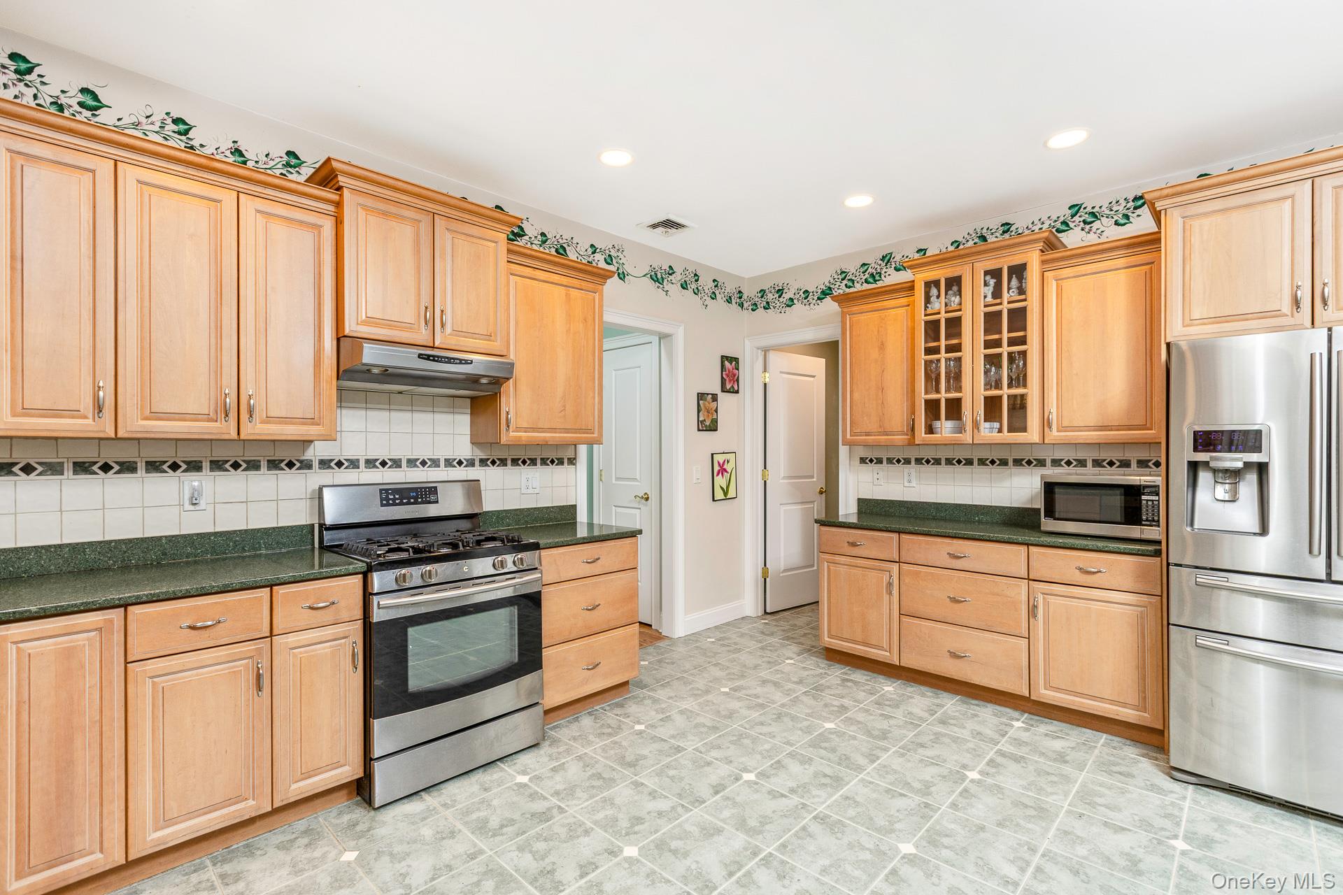  45 Oak Run, Stony Brook, NY, 11790 - 物件實景