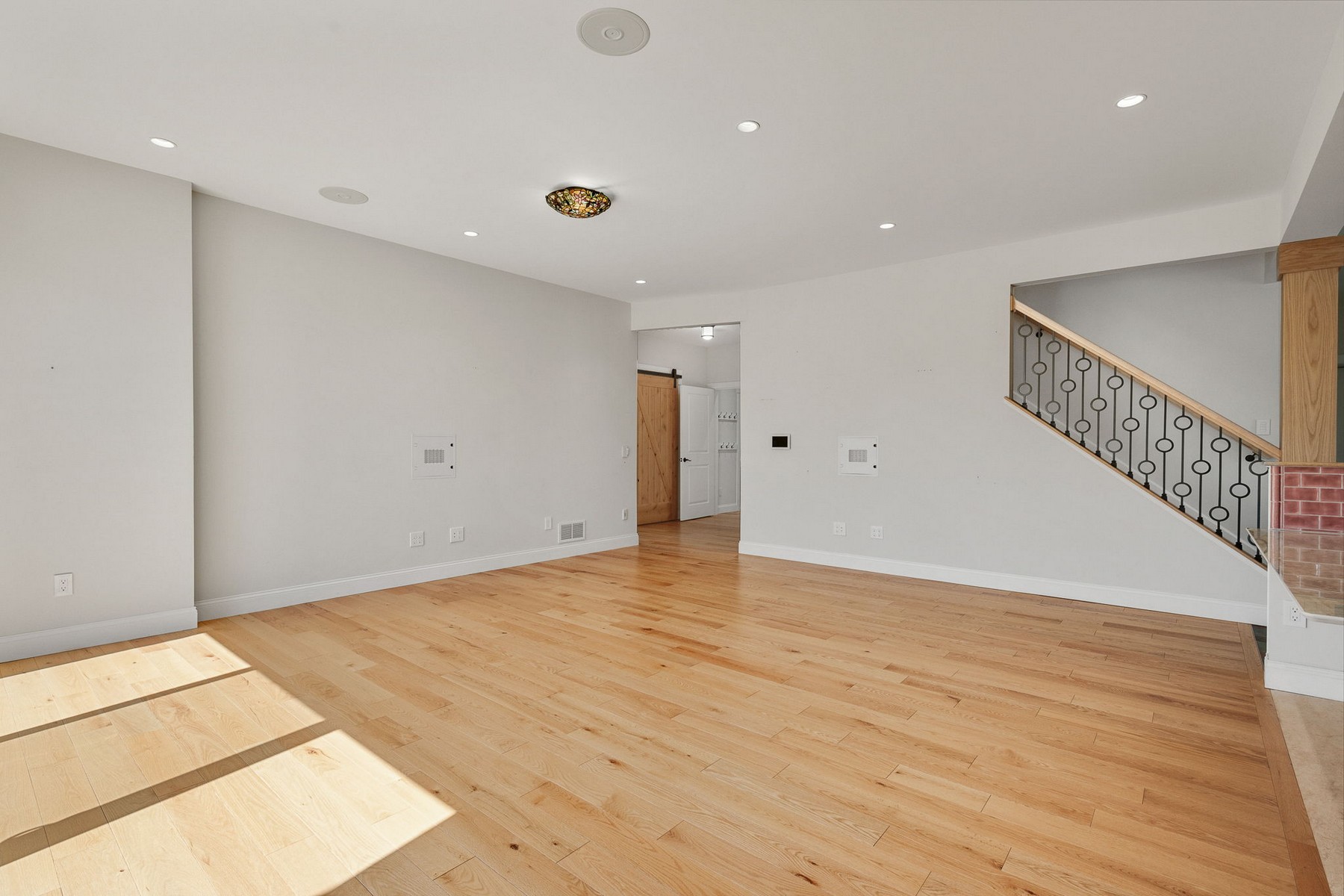  225 Midland Avenue - 物件實景