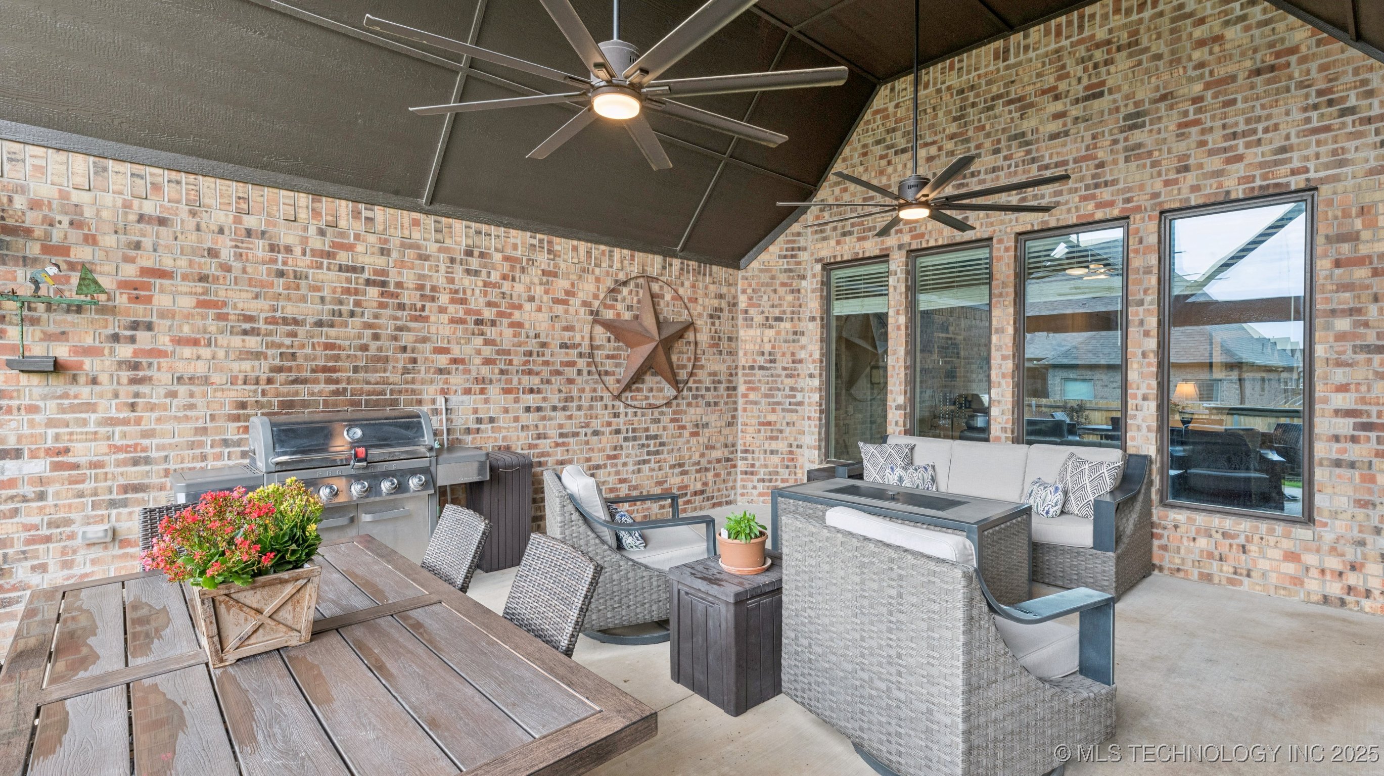 Owasso, Oklahoma, 74055, United States, 3 Bedrooms Bedrooms, ,3 BathroomsBathrooms,Residential,For Sale,1867653