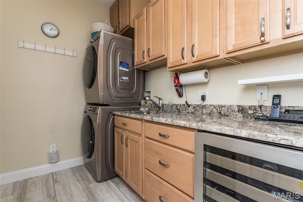 Grafton, Illinois, 62037, United States, 2 Bedrooms Bedrooms, ,2 BathroomsBathrooms,Residential,For Sale,1907573