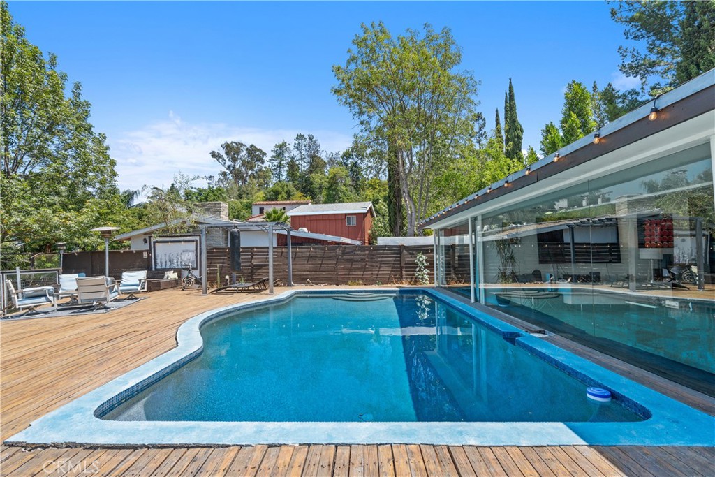 Los Angeles, California, 90068, United States, 2 Bedrooms Bedrooms, ,2 BathroomsBathrooms,Residential,For Sale,1918041