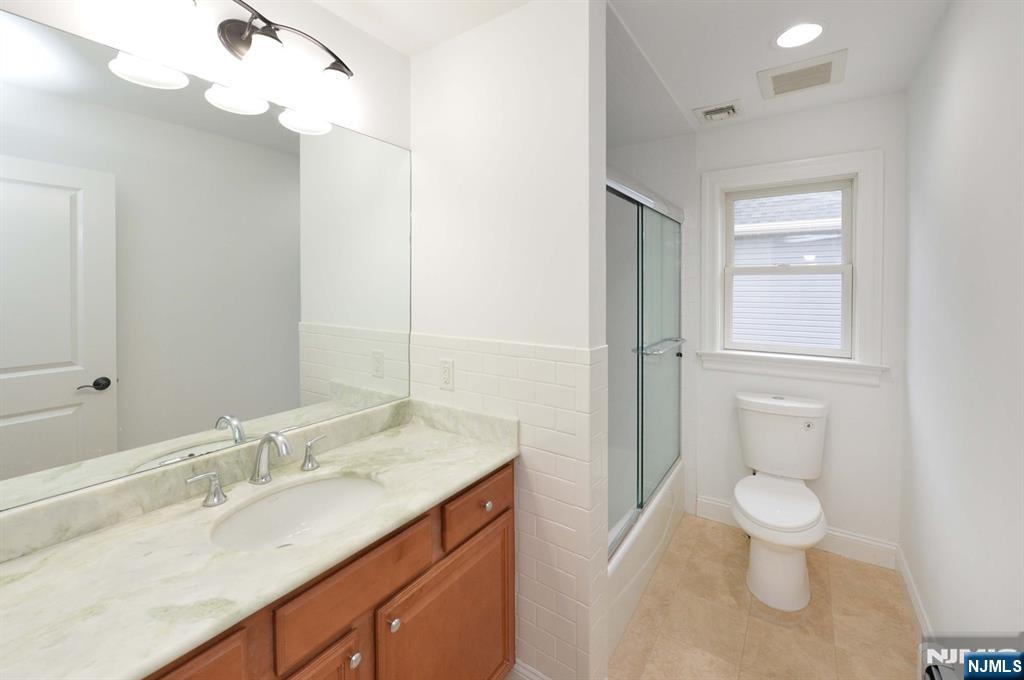 Mahwah, New Jersey, 07430, United States, 4 Bedrooms Bedrooms, ,3 BathroomsBathrooms,Residential,For Sale,1989324