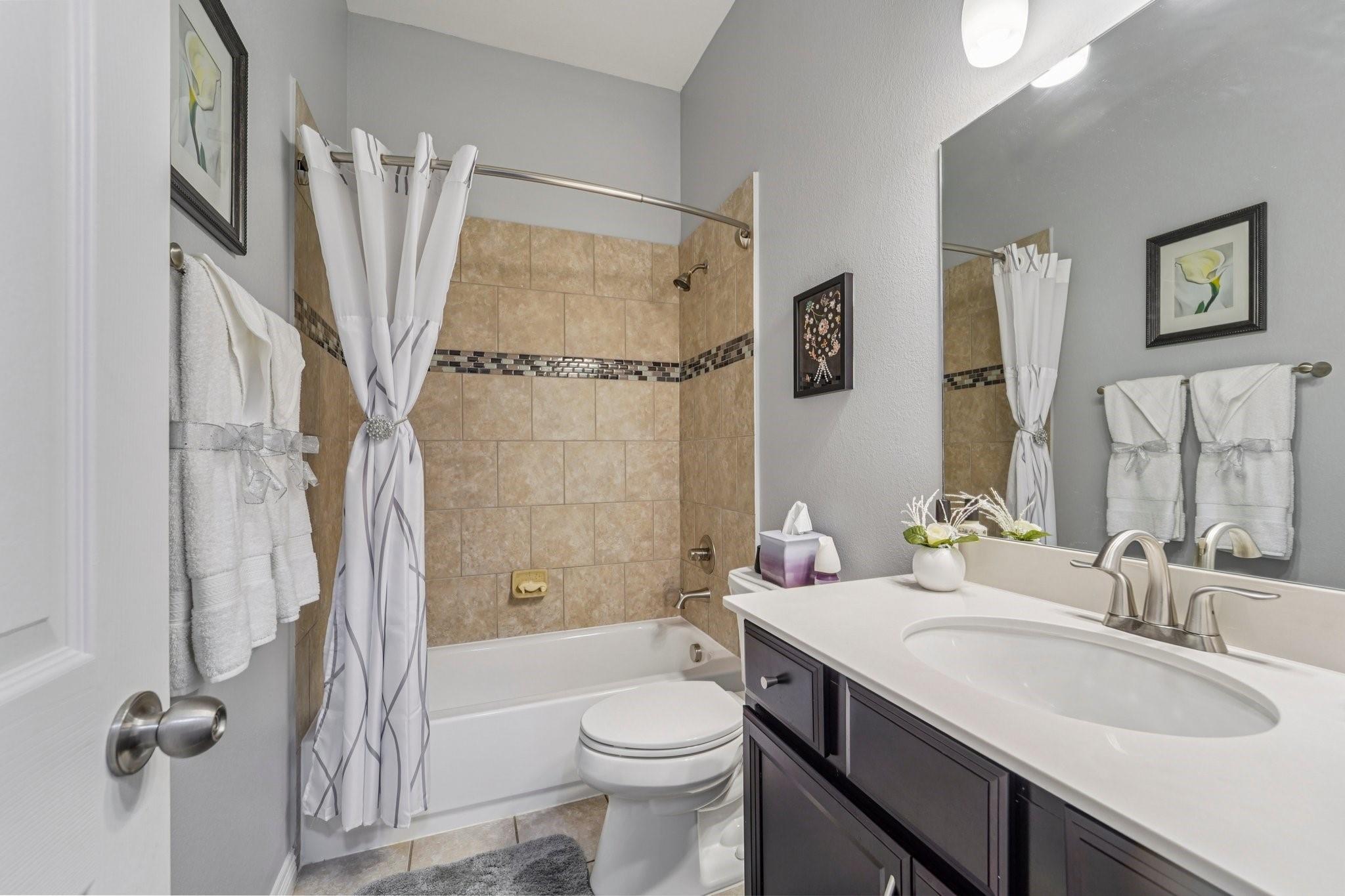 Katy, Texas, 77494, United States, 4 Bedrooms Bedrooms, ,4 BathroomsBathrooms,Residential,For Sale,1976544