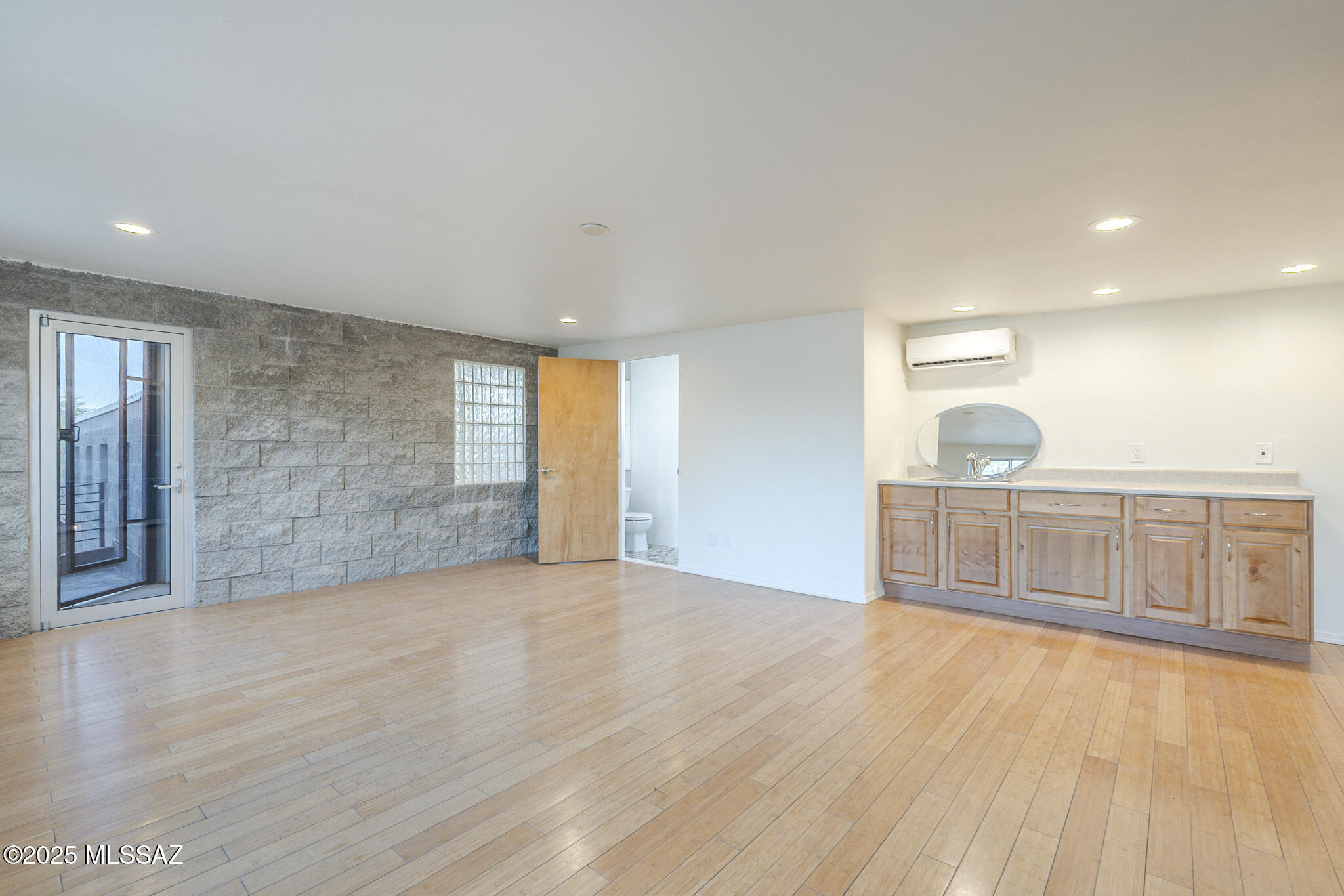 Tucson, Arizona, 85750, United States, 4 Bedrooms Bedrooms, ,3 BathroomsBathrooms,Residential,For Sale,1883244
