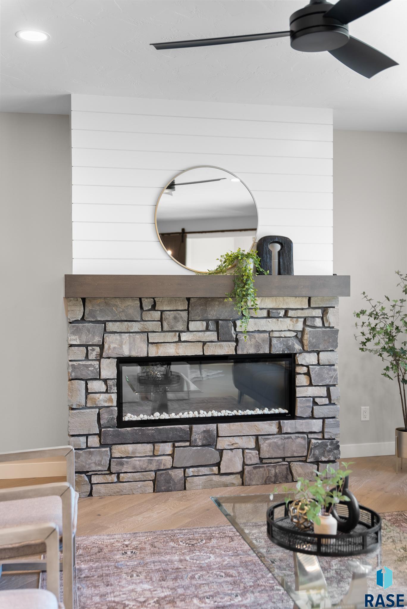 Sioux Falls, South Dakota, 57110, United States, 4 Bedrooms Bedrooms, ,3 BathroomsBathrooms,Residential,For Sale,2005284