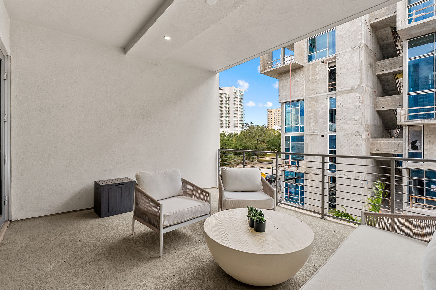  332 COCOANUT CONDOMINIUM - 物件實景