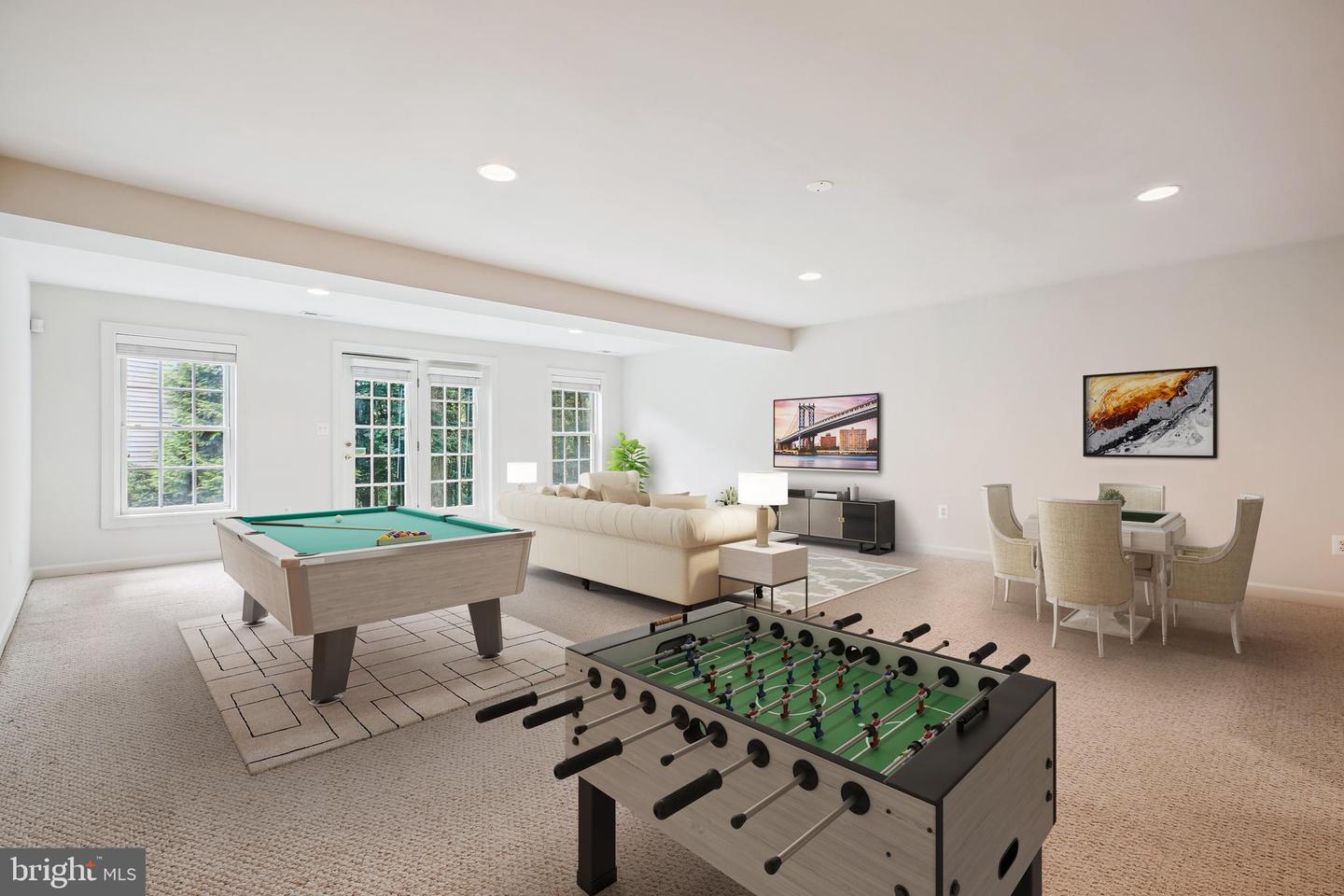 Gaithersburg, Maryland, 20878, United States, 5 Bedrooms Bedrooms, ,5 BathroomsBathrooms,Residential,For Sale,1907649
