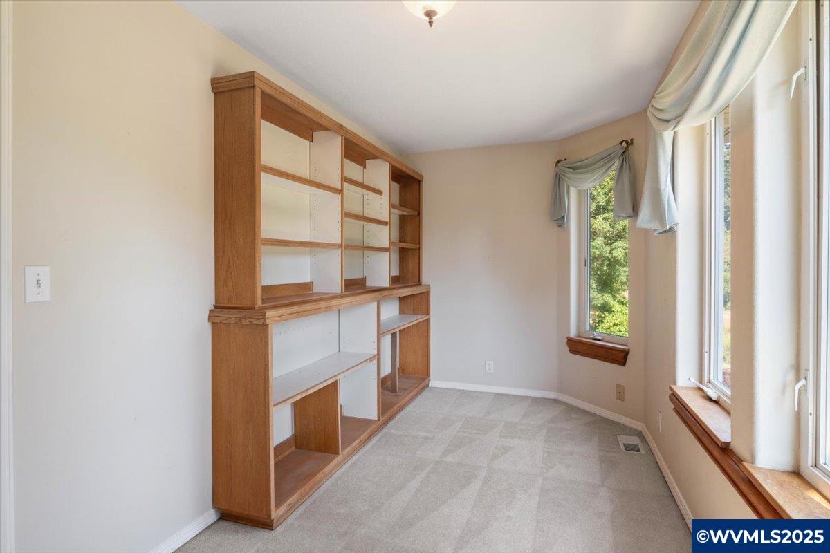 Lebanon, Oregon, 97355, United States, 3 Bedrooms Bedrooms, ,2 BathroomsBathrooms,Residential,For Sale,1991965