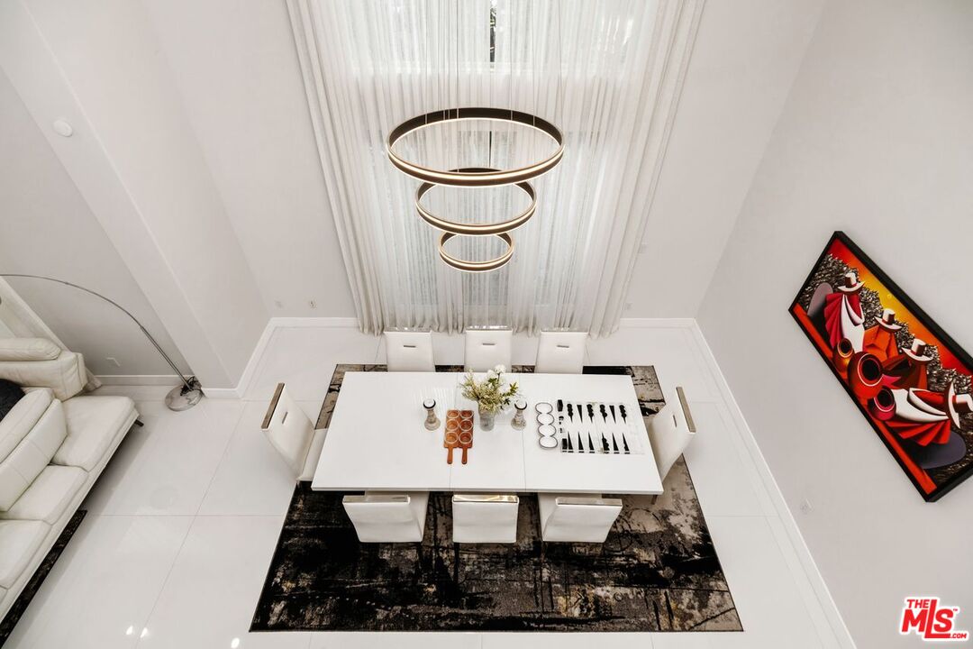 Los Angeles, California, 90049, United States, 4 Bedrooms Bedrooms, ,5 BathroomsBathrooms,Residential,For Sale,1840692