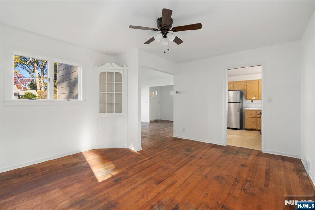 Midland Park, New Jersey, 07432, United States, 3 Bedrooms Bedrooms, ,2 BathroomsBathrooms,Residential,For Sale,1989526