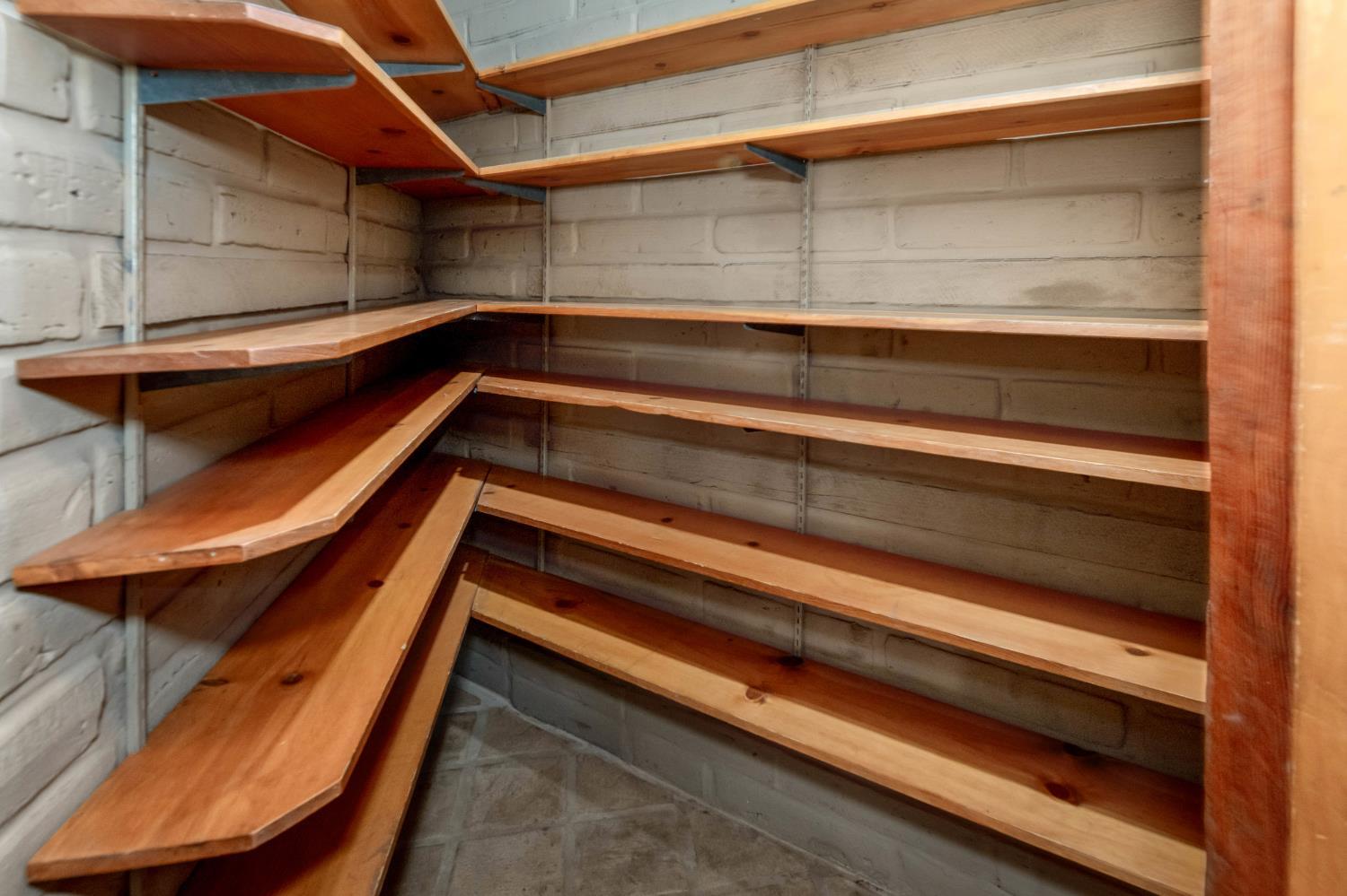 Grass Valley, California, 95949, United States, 3 Bedrooms Bedrooms, ,5 BathroomsBathrooms,Residential,For Sale,2006343