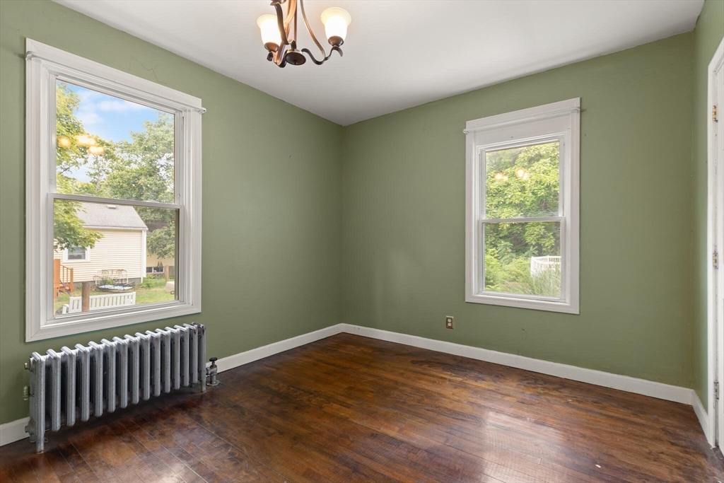 North Attleboro, Massachusetts, 02760, United States, 5 Bedrooms Bedrooms, ,2 BathroomsBathrooms,Residential,For Sale,1939439