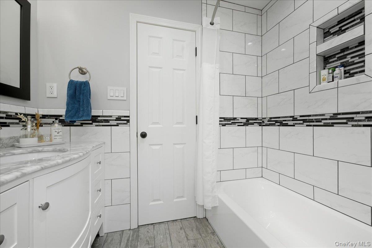 Merrick, New York, 11566, United States, 3 Bedrooms Bedrooms, ,3 BathroomsBathrooms,Residential,For Sale,1986518