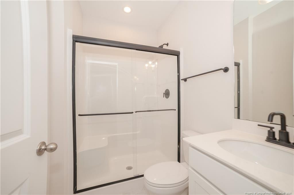 Fayetteville, North Carolina, 28311, United States, 5 Bedrooms Bedrooms, ,3 BathroomsBathrooms,Residential,For Sale,1998461