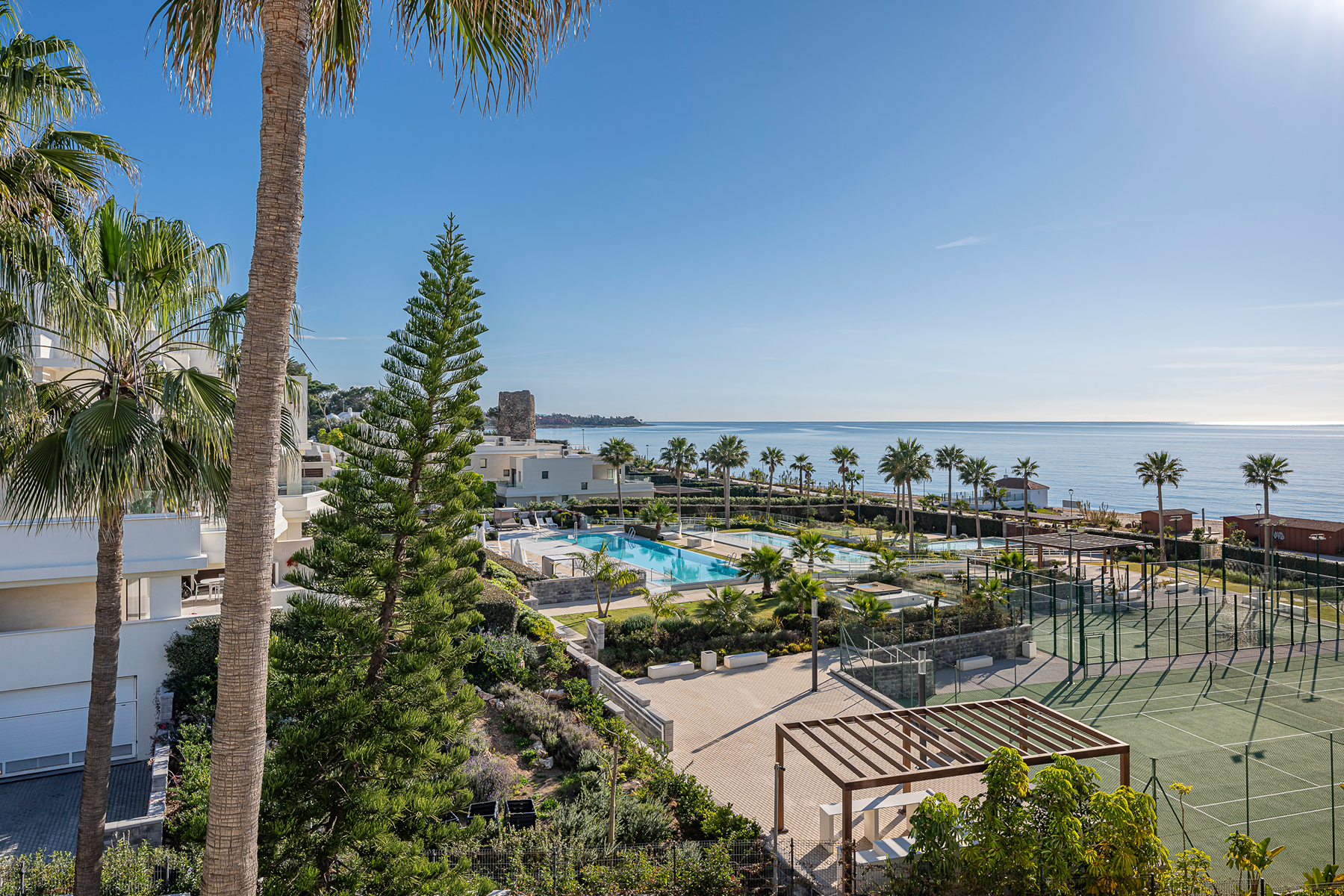  Beachfront corner apartment with expansive terrace in Estepona - 物件實景