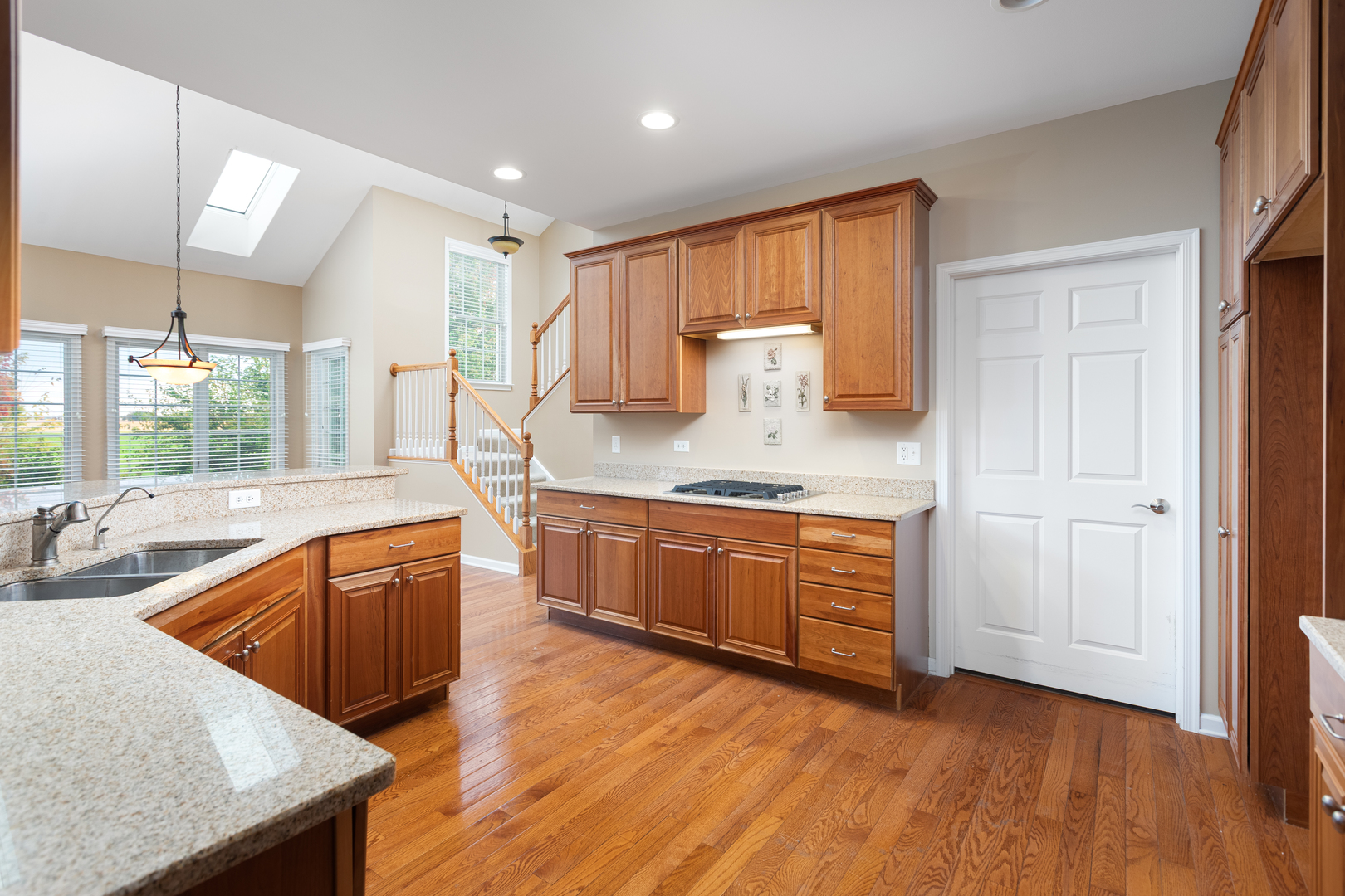 North Aurora, Illinois, 60542, United States, 3 Bedrooms Bedrooms, ,3 BathroomsBathrooms,Residential,For Sale,1969477