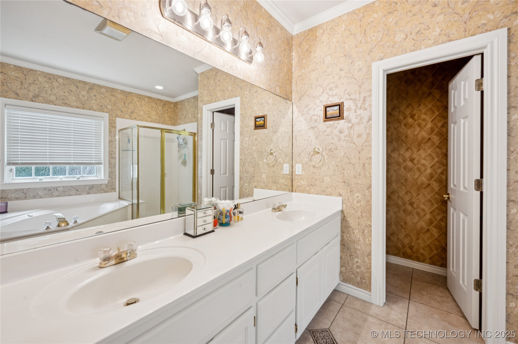 Owasso, Oklahoma, 74055, United States, 5 Bedrooms Bedrooms, ,3 BathroomsBathrooms,Residential,For Sale,1875671