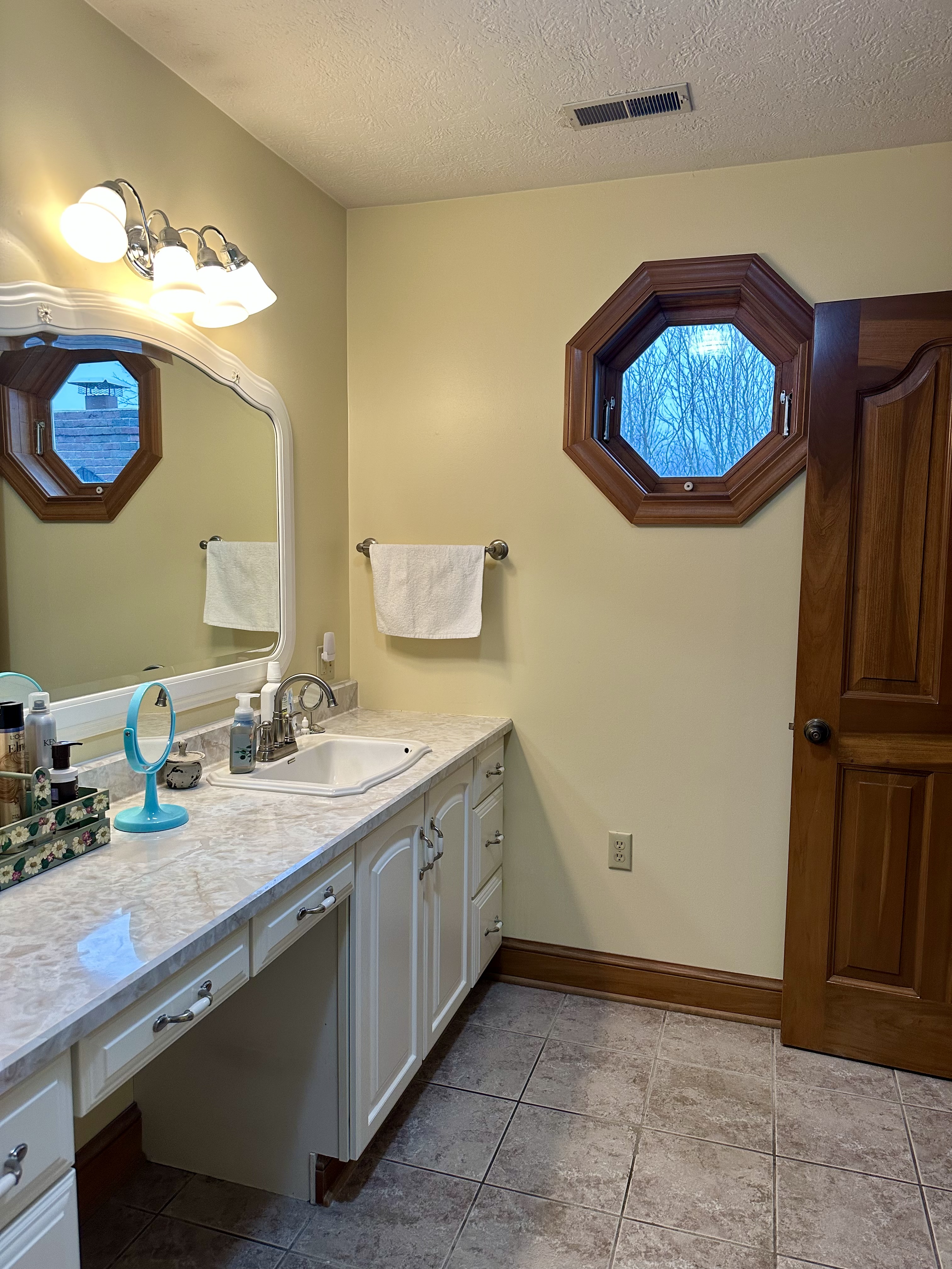 Chillicothe, Ohio, 45601, United States, 4 Bedrooms Bedrooms, ,4 BathroomsBathrooms,Residential,For Sale,2002896