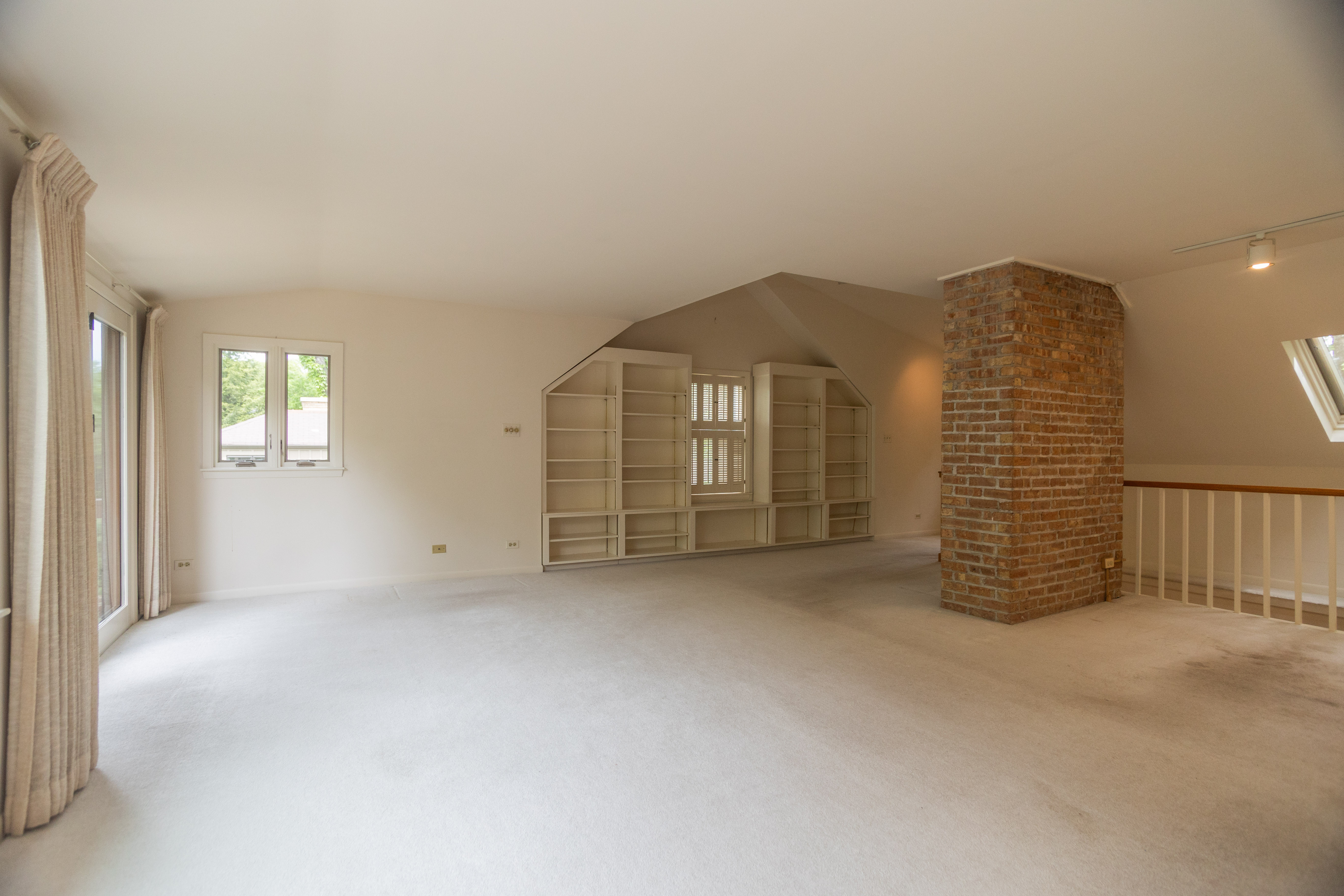  Two-story Expanded Bungalow - 物件實景