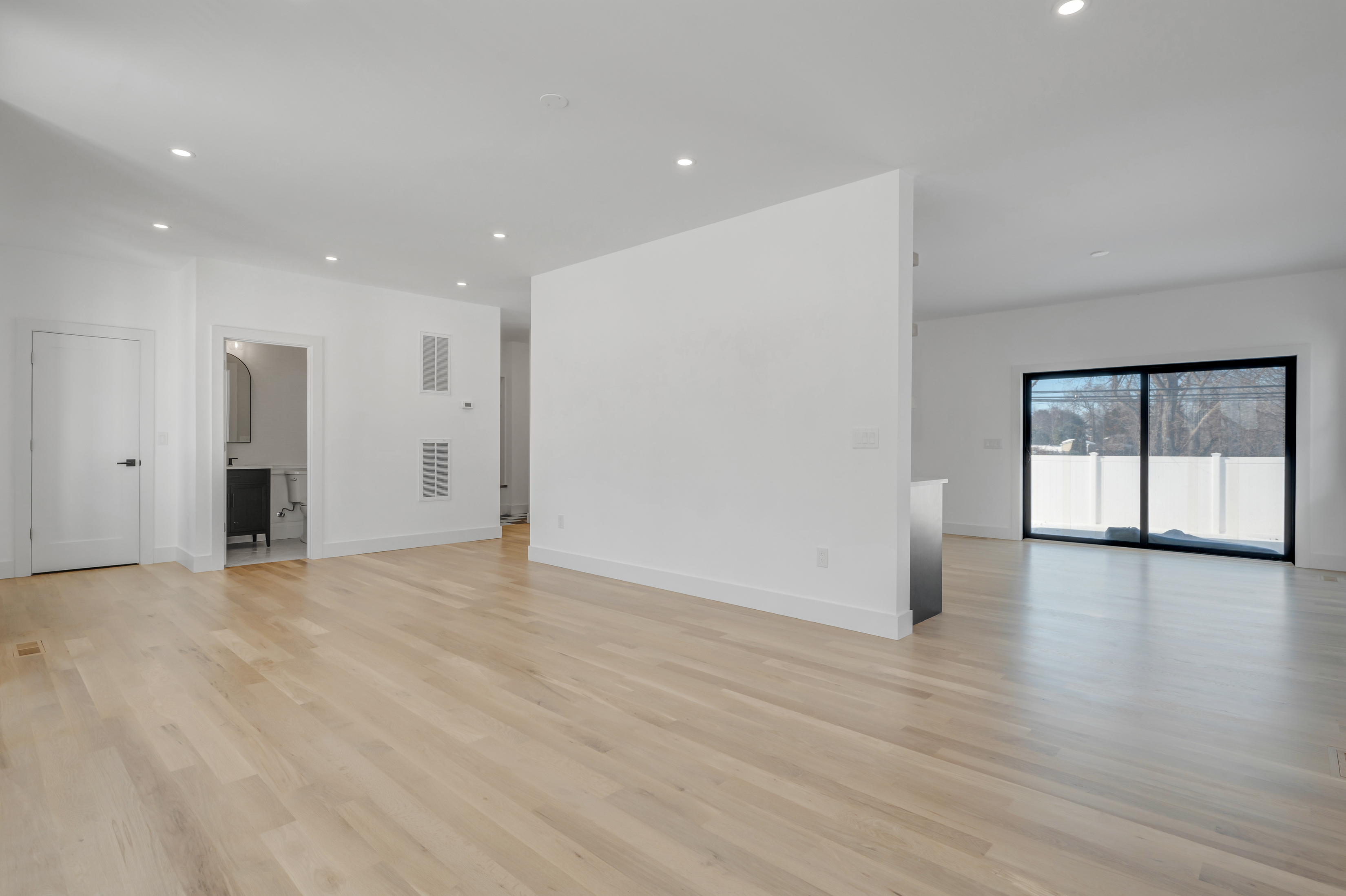  38 Pond Lane, Levittown, NY, 11756 - 物件實景