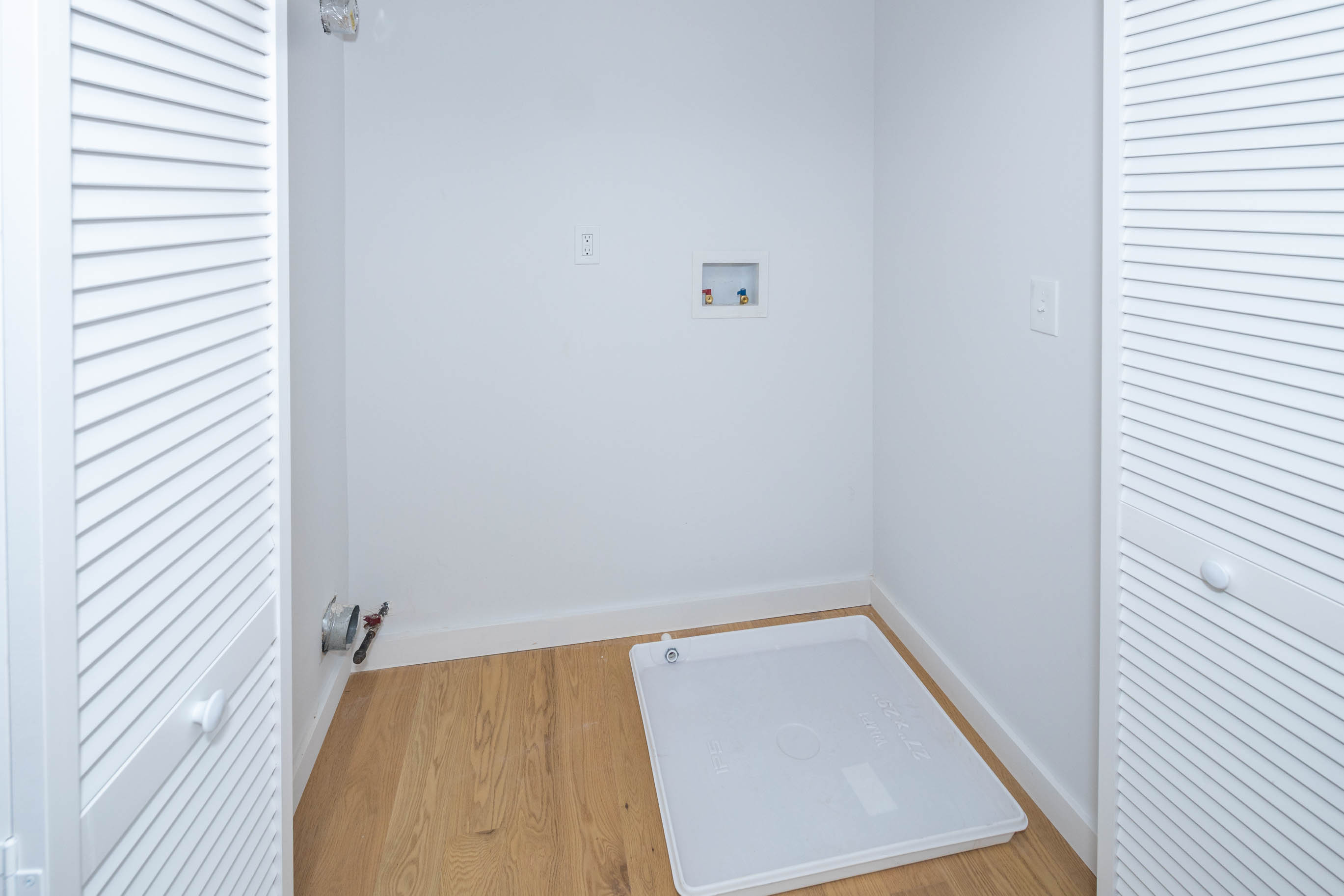 Edison, New Jersey, 08817, United States, 5 Bedrooms Bedrooms, ,4 BathroomsBathrooms,Residential,For Sale,1943601