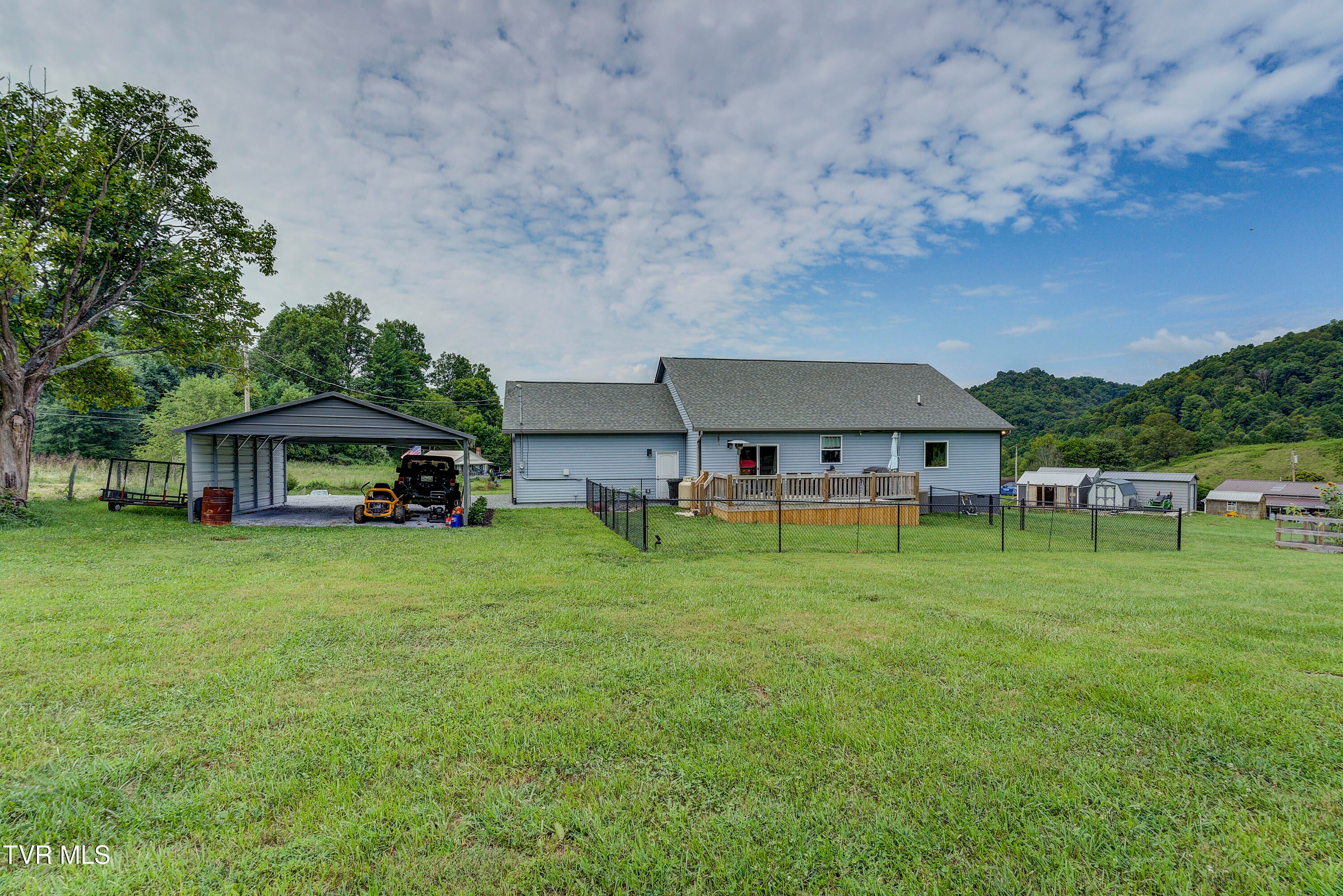 Elizabethton, Tennessee, 37643, United States, 3 Bedrooms Bedrooms, ,2 BathroomsBathrooms,Residential,For Sale,1925509