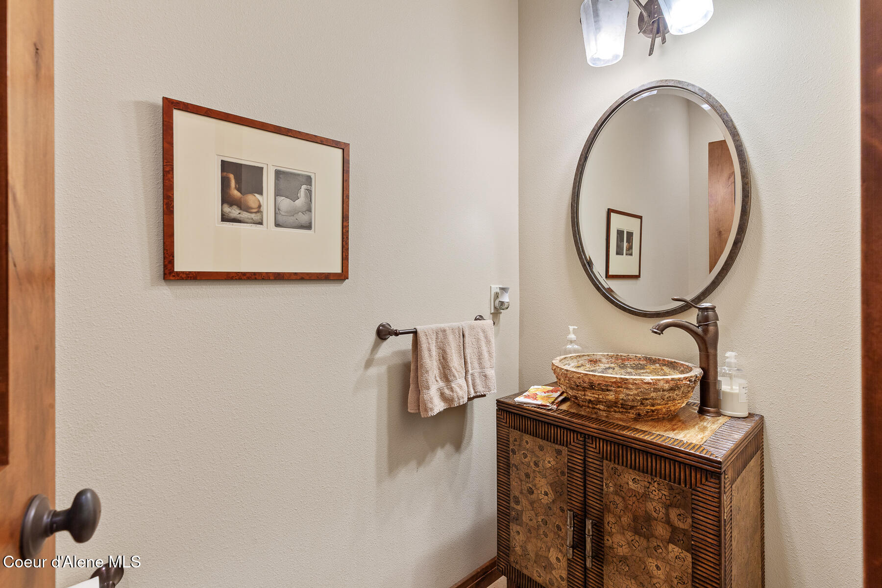 Hayden, Idaho, 83835, United States, 5 Bedrooms Bedrooms, ,4 BathroomsBathrooms,Residential,For Sale,1989952