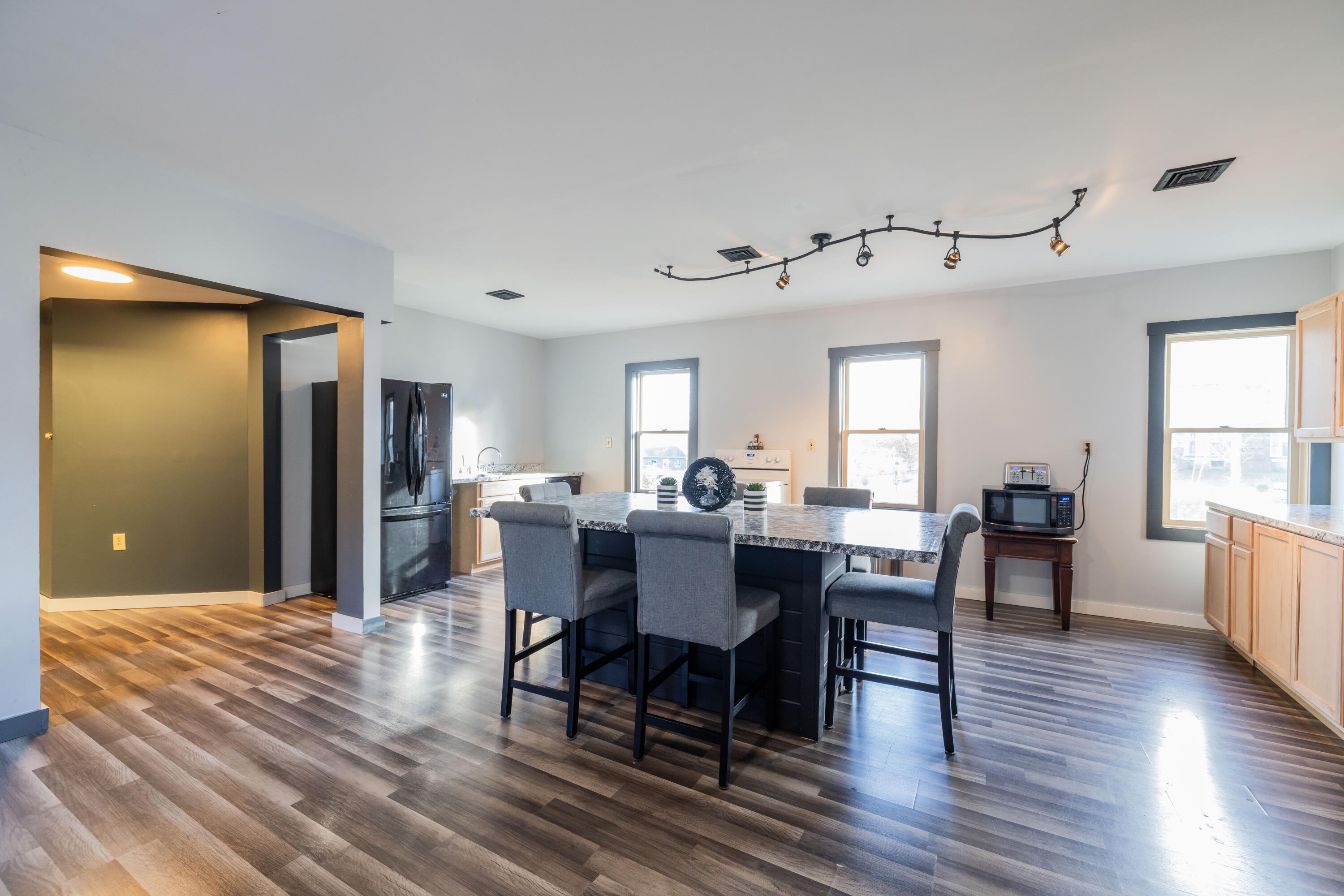 7 High Street, North Berwick, Maine, 03906, United States, 6 Bedrooms Bedrooms, ,3 BathroomsBathrooms,Residential,For Sale,7 High Street,1625255