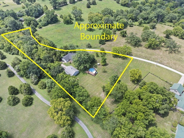 Versailles, Kentucky, 40383, United States, 4 Bedrooms Bedrooms, ,Residential,For Sale,1900700