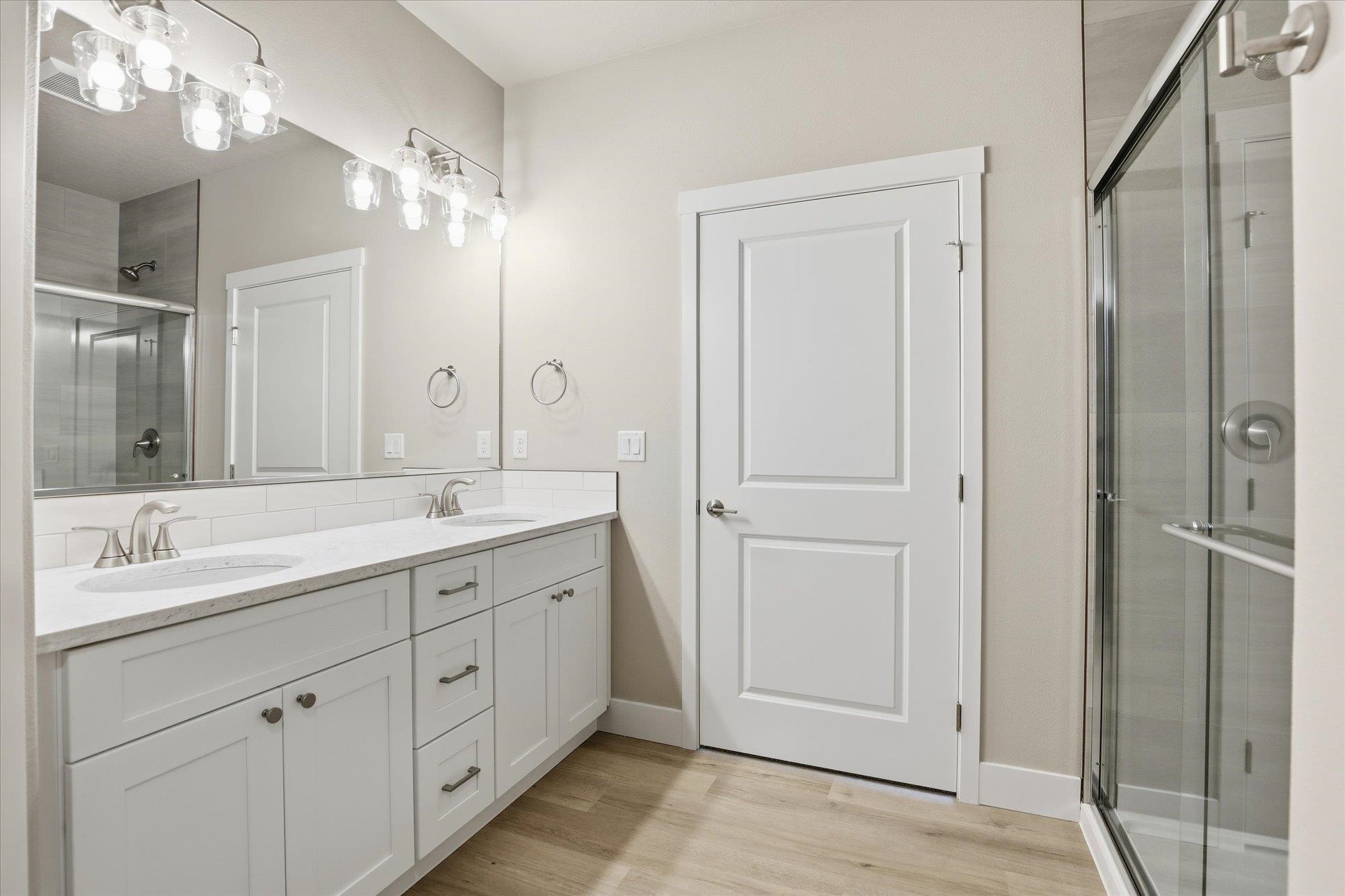 Deer Park, Washington, 99006, United States, 3 Bedrooms Bedrooms, ,2 BathroomsBathrooms,Residential,For Sale,1994775