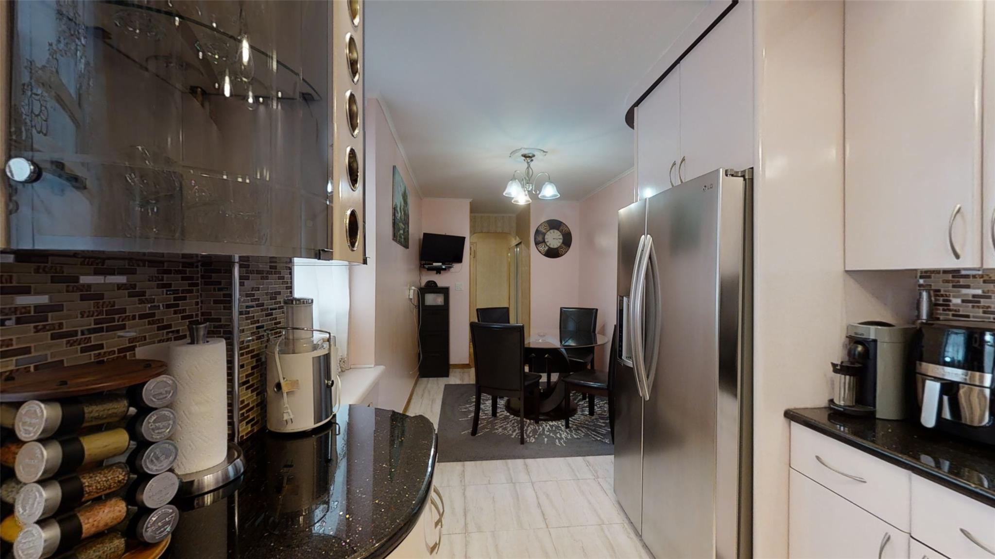 Rego Park, New York, 11374, United States, 2 Bedrooms Bedrooms, ,2 BathroomsBathrooms,Residential,For Sale,1796188