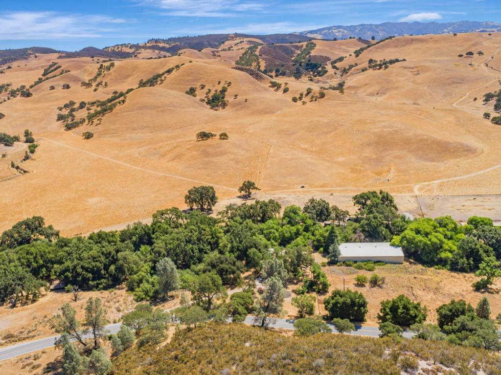 Paicines, California, 95043, United States, 4 Bedrooms Bedrooms, ,2 BathroomsBathrooms,Residential,For Sale,1981055