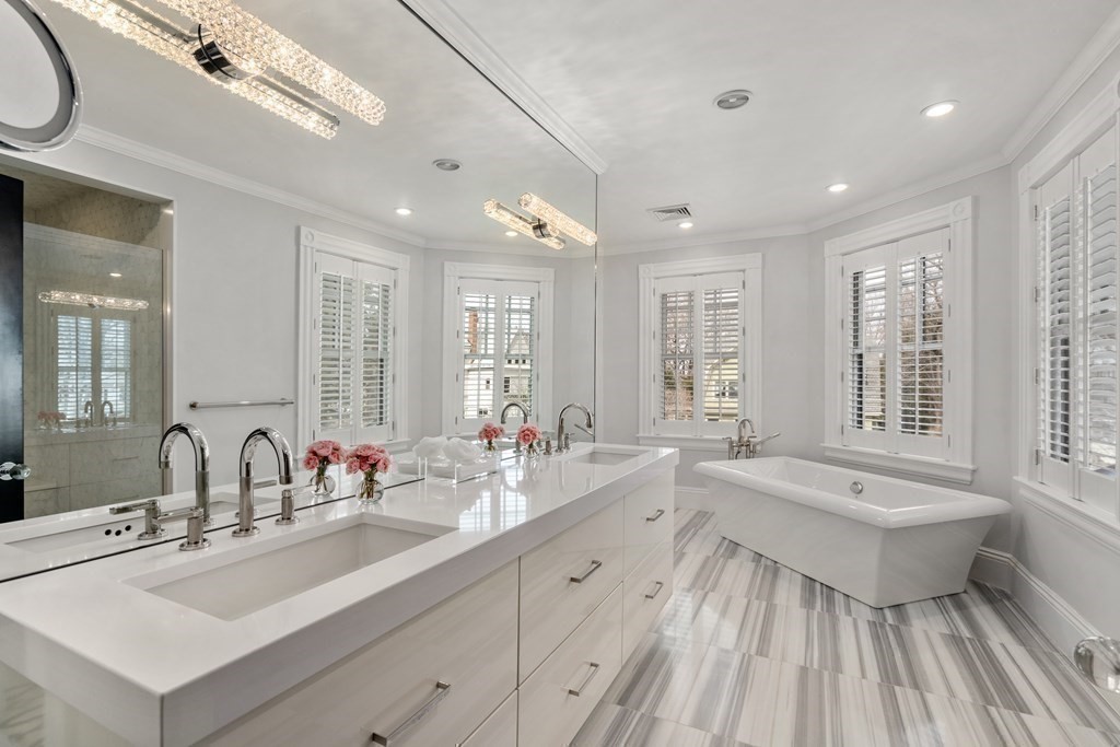 Newton, Massachusetts, 02465, United States, 5 Bedrooms Bedrooms, ,6 BathroomsBathrooms,Residential,For Sale,1908545
