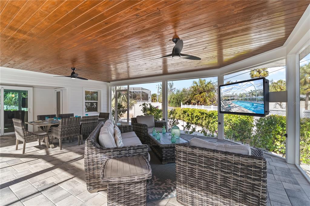 Sarasota, Florida, 34242, United States, 3 Bedrooms Bedrooms, ,2 BathroomsBathrooms,Residential,For Sale,1992857