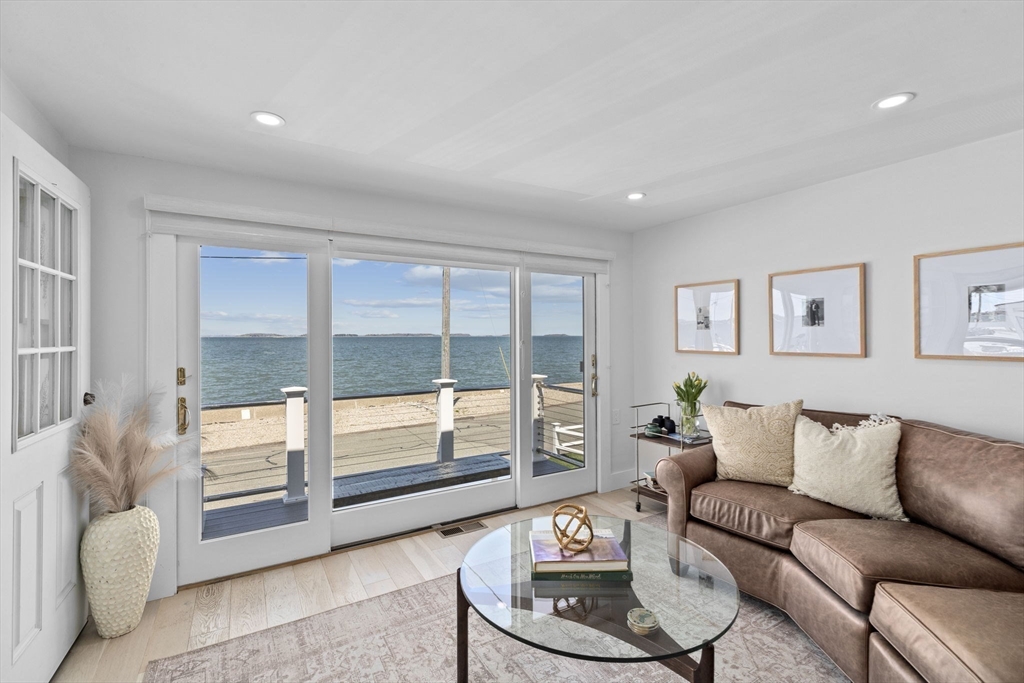 Quincy, Massachusetts, 02169, United States, 3 Bedrooms Bedrooms, ,3 BathroomsBathrooms,Residential,For Sale,1907592