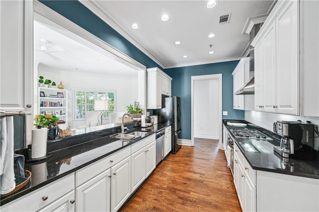 Atlanta, Georgia, 30307, United States, 3 Bedrooms Bedrooms, ,3 BathroomsBathrooms,Residential,For Sale,1901800