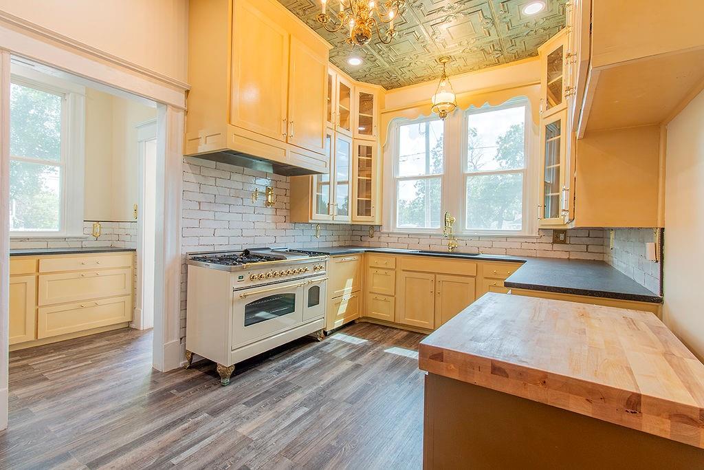 Waco, Texas, 76707, United States, 3 Bedrooms Bedrooms, ,4 BathroomsBathrooms,Residential,For Sale,1897293
