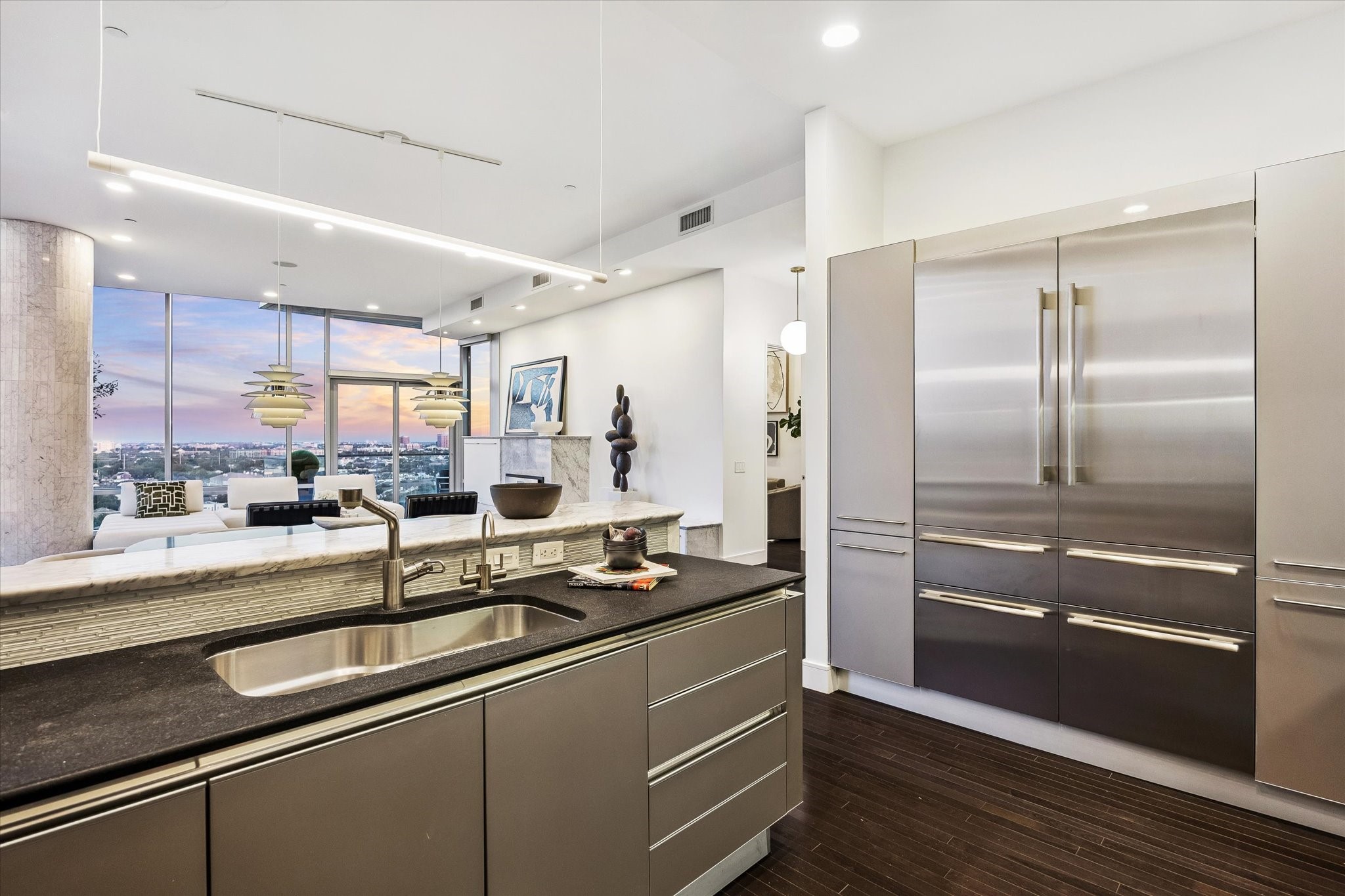  2727 Kirby Drive #13E - 物件實景