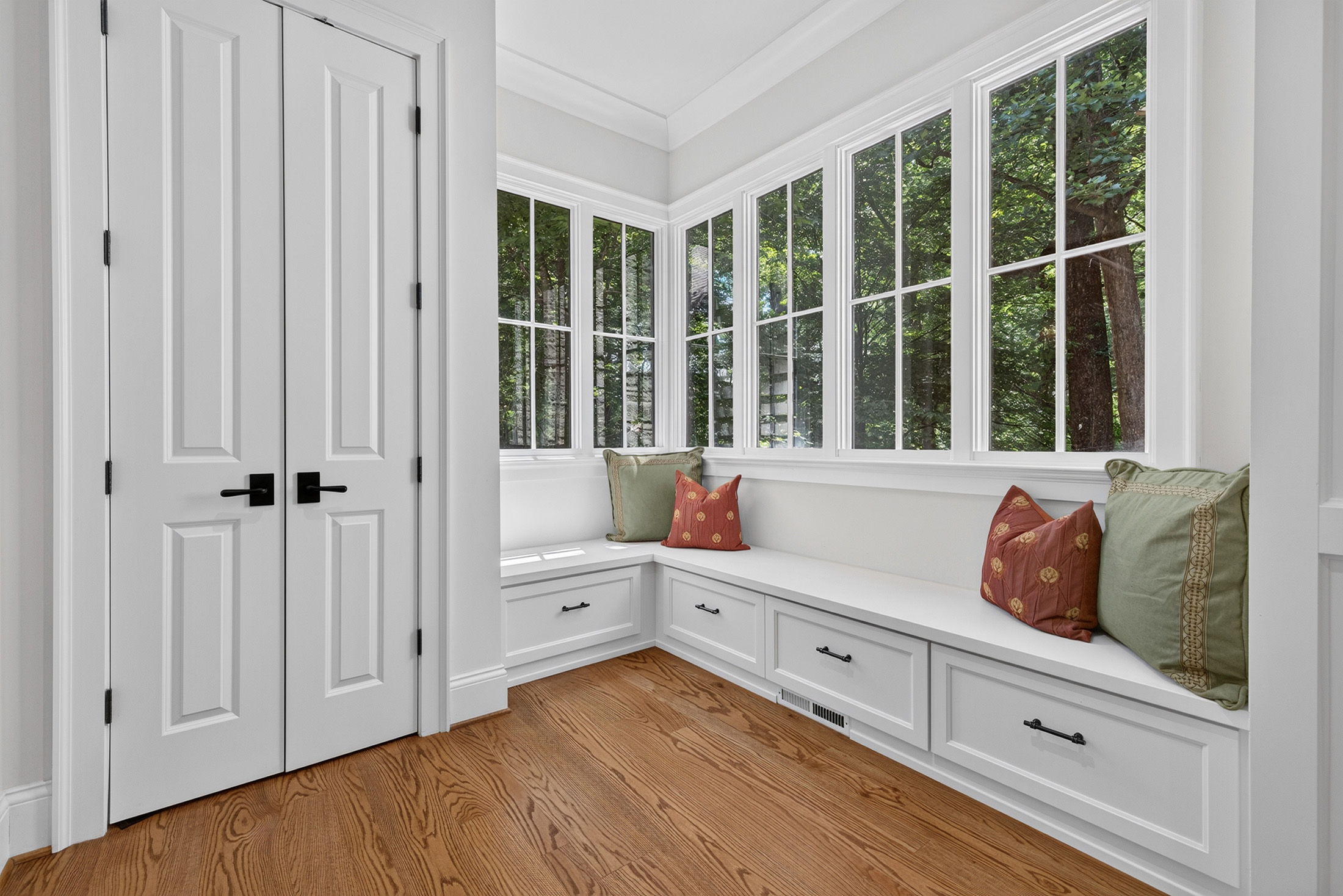  Exceptional Custom Residence Nestled on Private Wooded Lot in Chastain Park - 物件實景