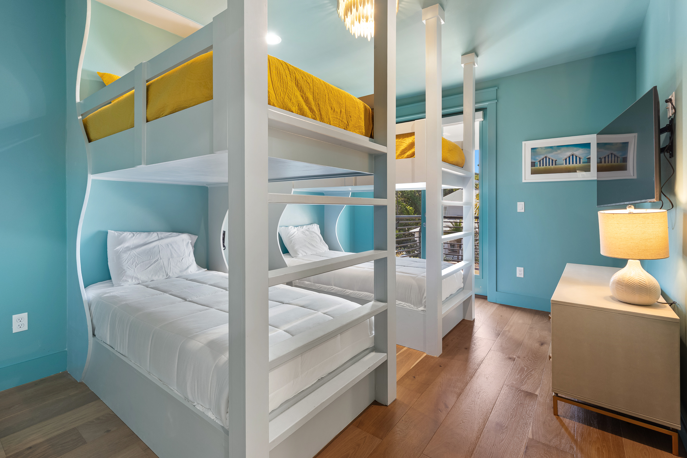  Grand Coastal Retreat With Carriage House And Resort-Style Pool - 物件實景