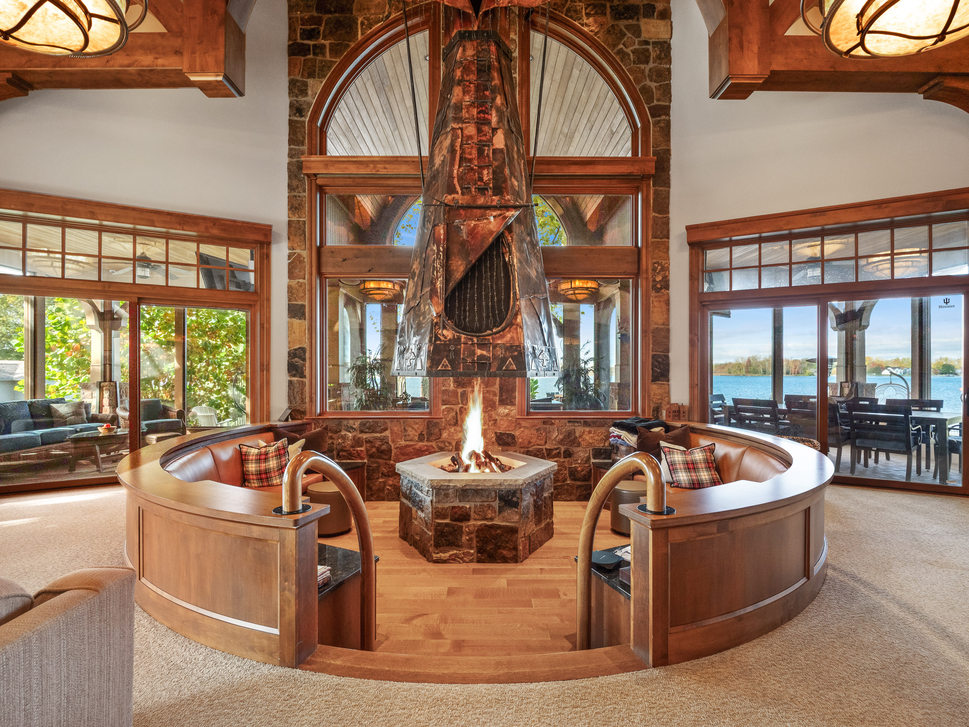 Multiple Residences on a 2.7 Acre Peninsula off Lake Wawasee - 物件實景