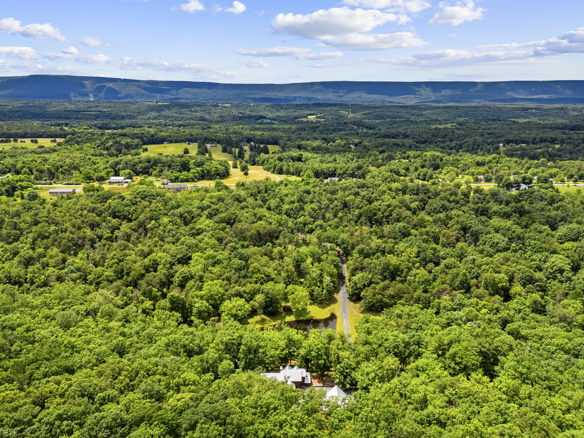  310 Red Gate Retreat Way, Berkeley Springs, WV 25411 - 物件實景